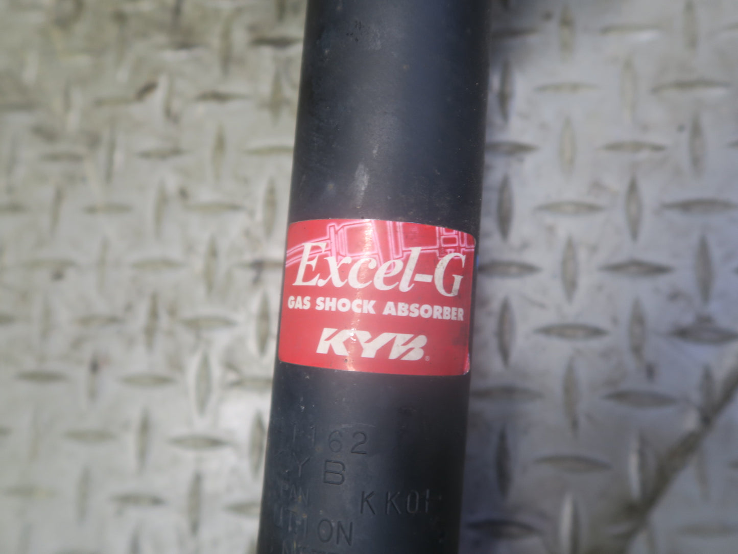 97-00 Lexus UZZ30L SC400 RWD Set of 2 Rear Left & Right Strut Shock Absorber KYB