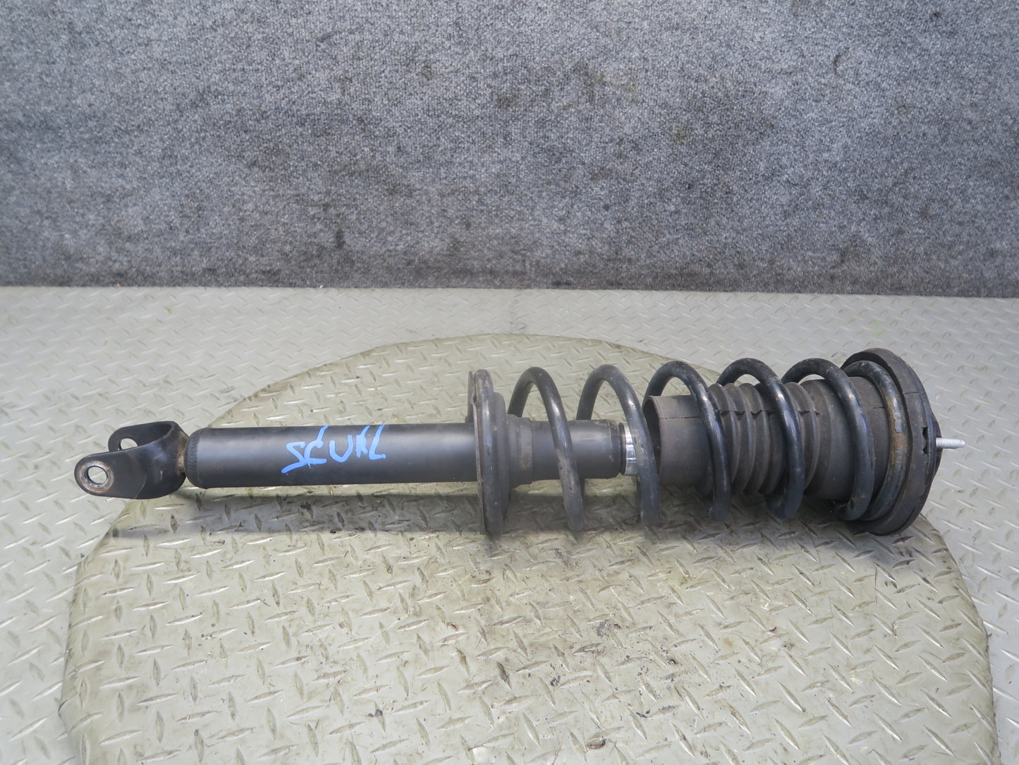 97-00 Lexus UZZ30L SC400 RWD Set of 2 Rear Left & Right Strut Shock Absorber KYB