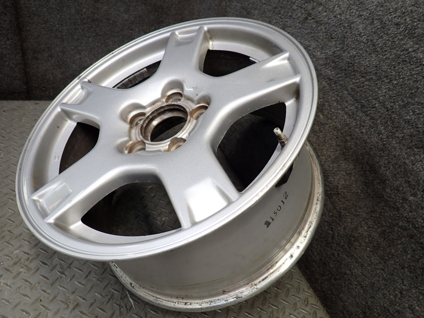 97-99 Chevrolet Corvette C5 Front R17" Alloy Wheel Rim 17x8.5 ET58 OEM