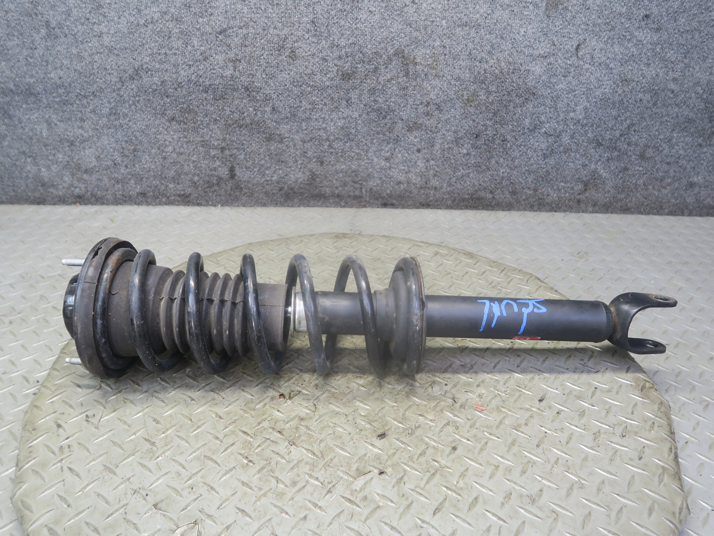 97-00 Lexus UZZ30L SC400 RWD Set of 2 Rear Left & Right Strut Shock Absorber KYB