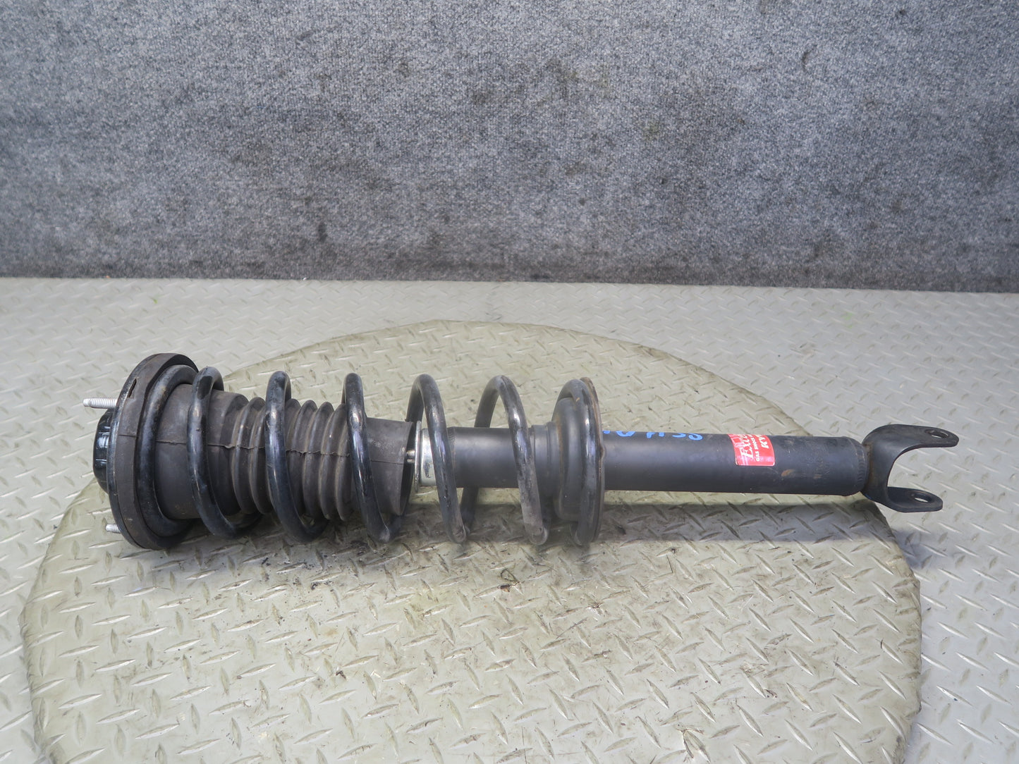 97-00 Lexus UZZ30L SC400 RWD Set of 2 Rear Left & Right Strut Shock Absorber KYB