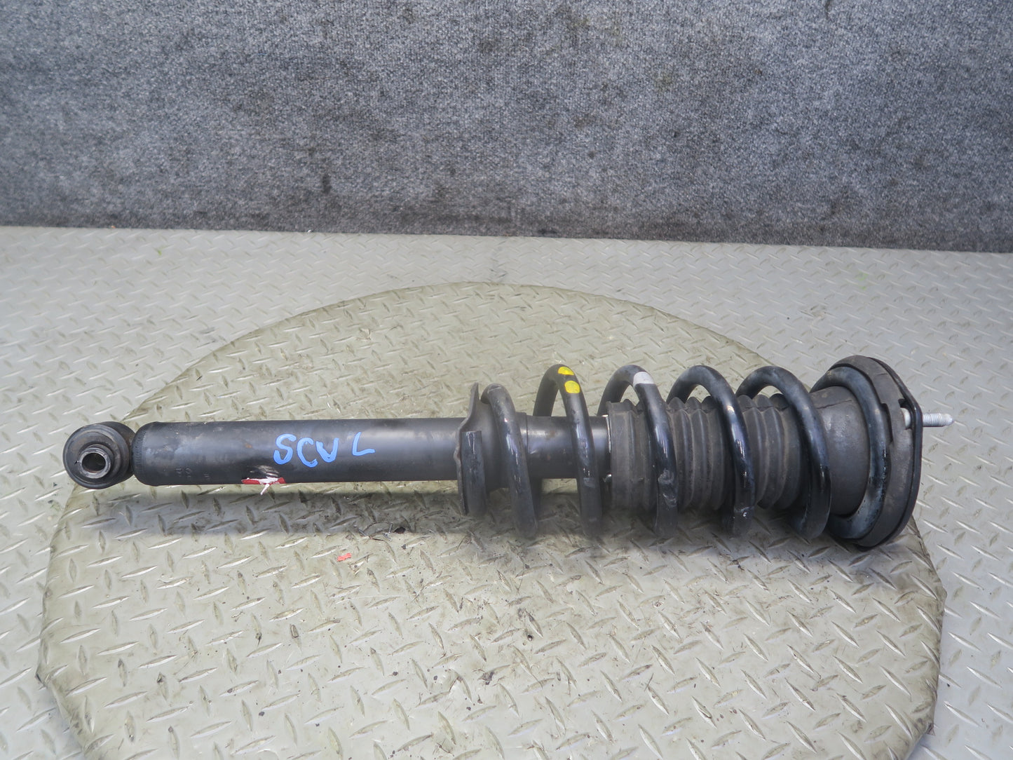 97-00 Lexus UZZ30L SC400 RWD Set of 2 Front Left Right Strut Shock Absorber KYB