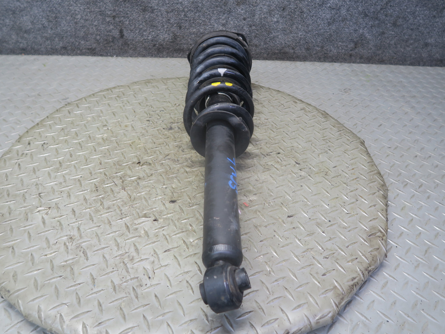97-00 Lexus UZZ30L SC400 RWD Set of 2 Front Left Right Strut Shock Absorber KYB
