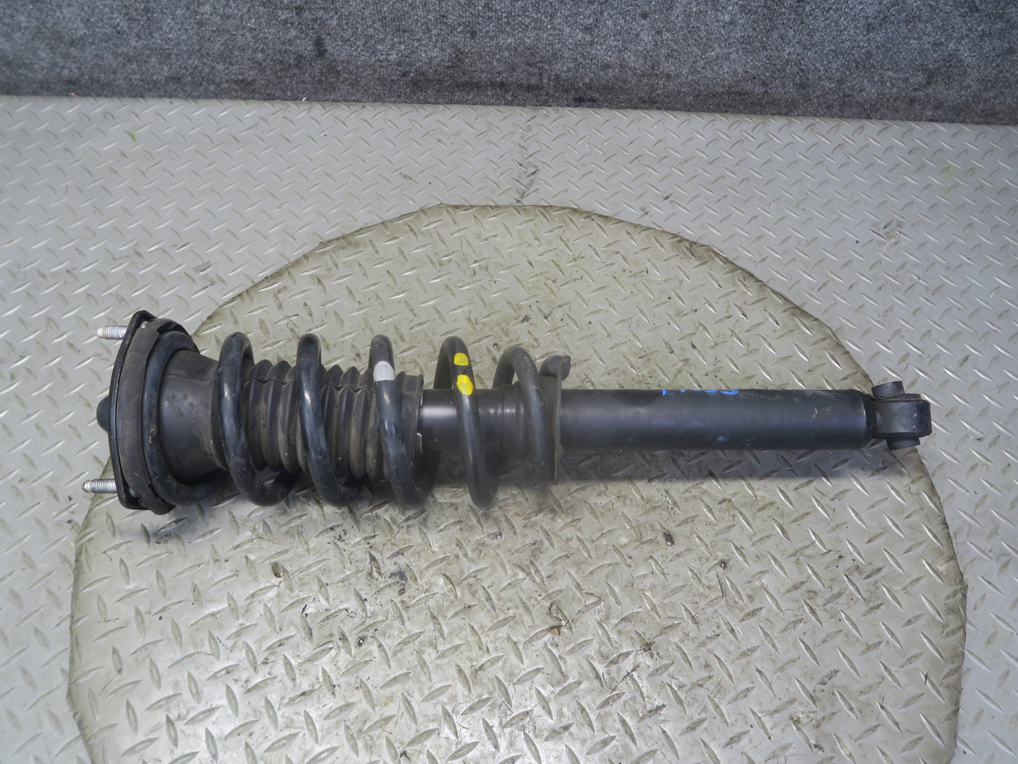 97-00 Lexus UZZ30L SC400 RWD Set of 2 Front Left Right Strut Shock Absorber KYB