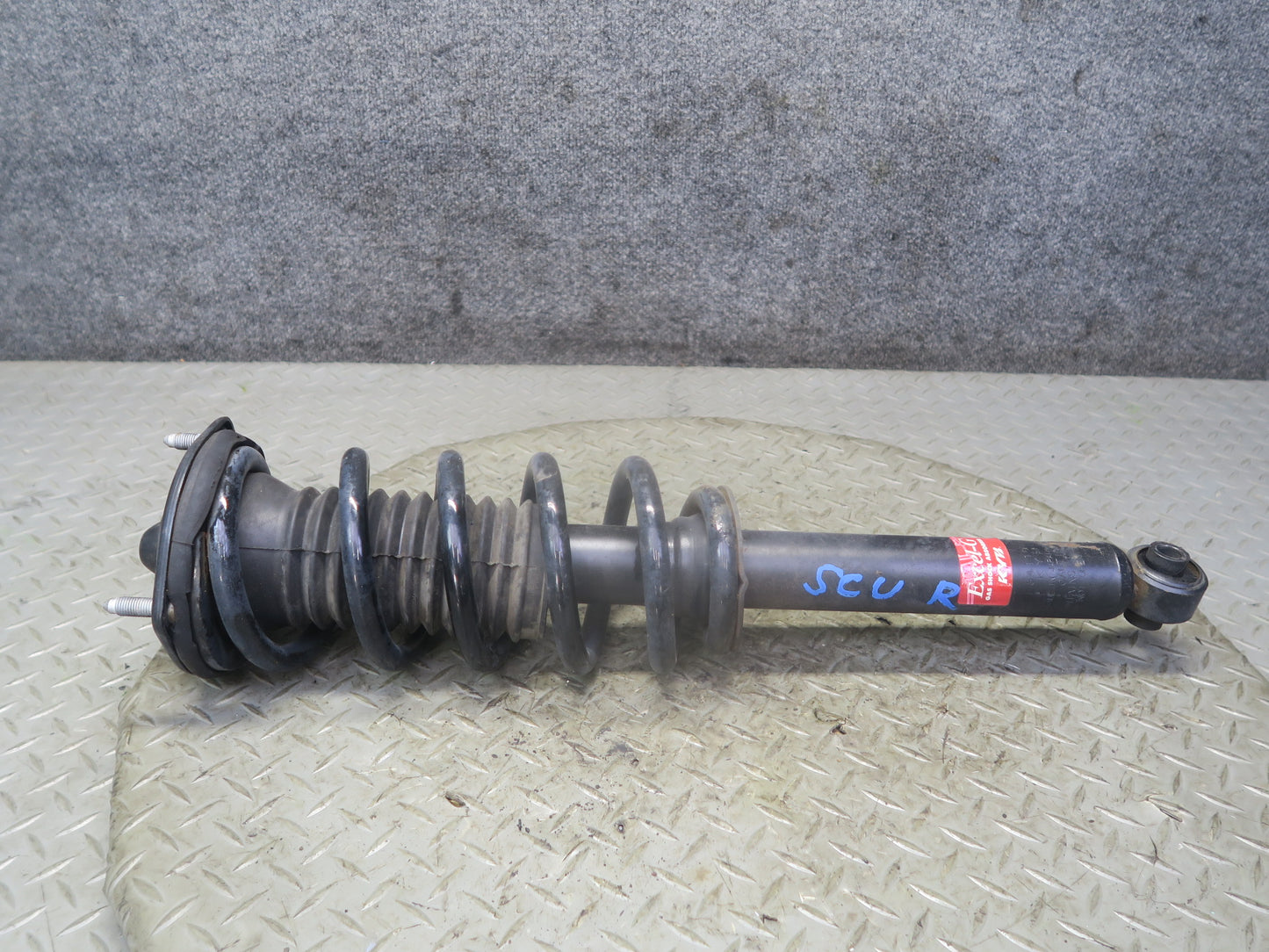 97-00 Lexus UZZ30L SC400 RWD Set of 2 Front Left Right Strut Shock Absorber KYB