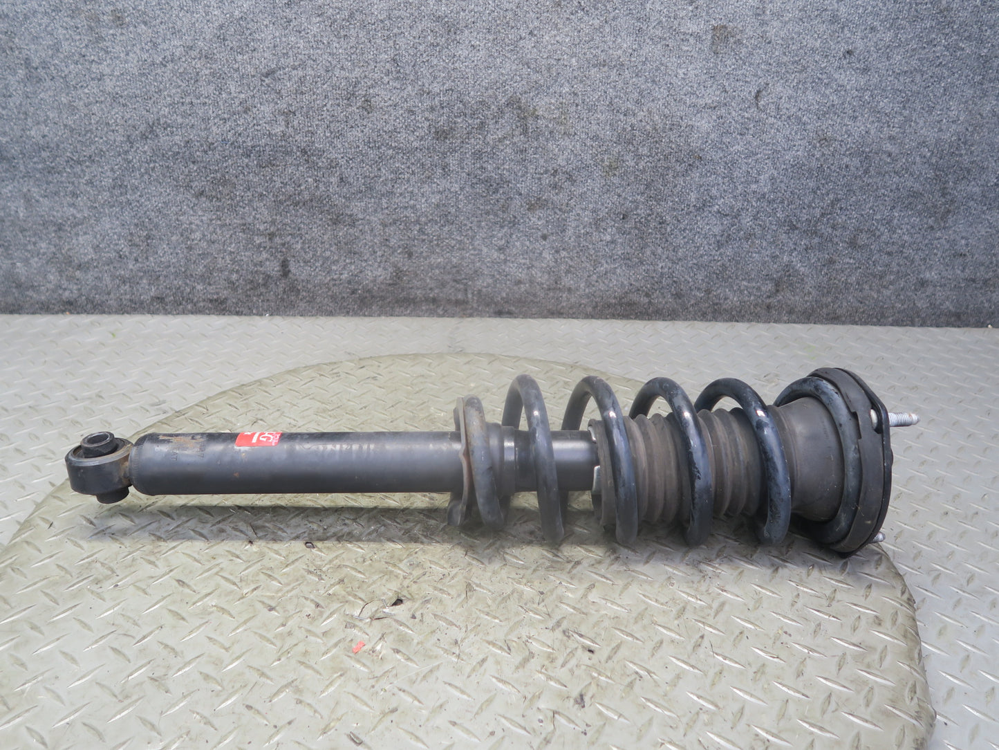 97-00 Lexus UZZ30L SC400 RWD Set of 2 Front Left Right Strut Shock Absorber KYB