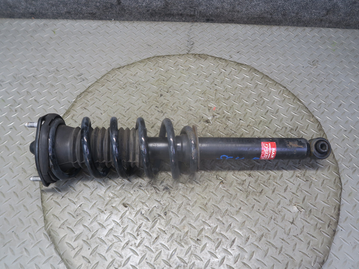 97-00 Lexus UZZ30L SC400 RWD Set of 2 Front Left Right Strut Shock Absorber KYB