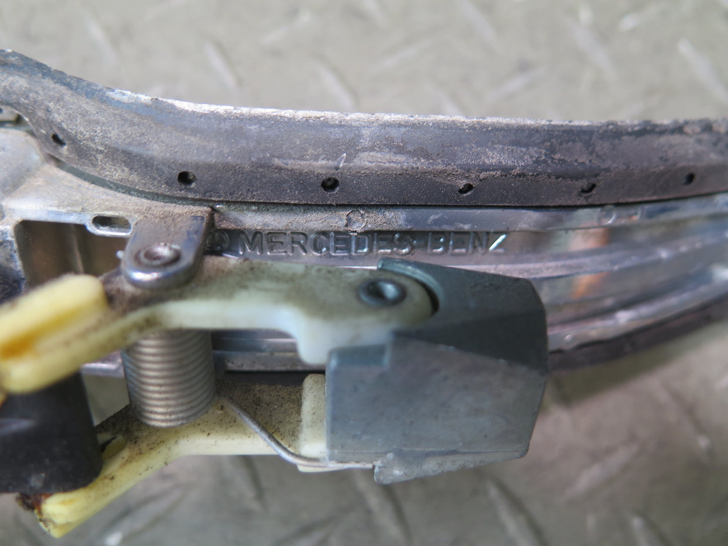 94-99 Mercedes W140 S420 S500 Rear Left Door Exterior Handle OEM
