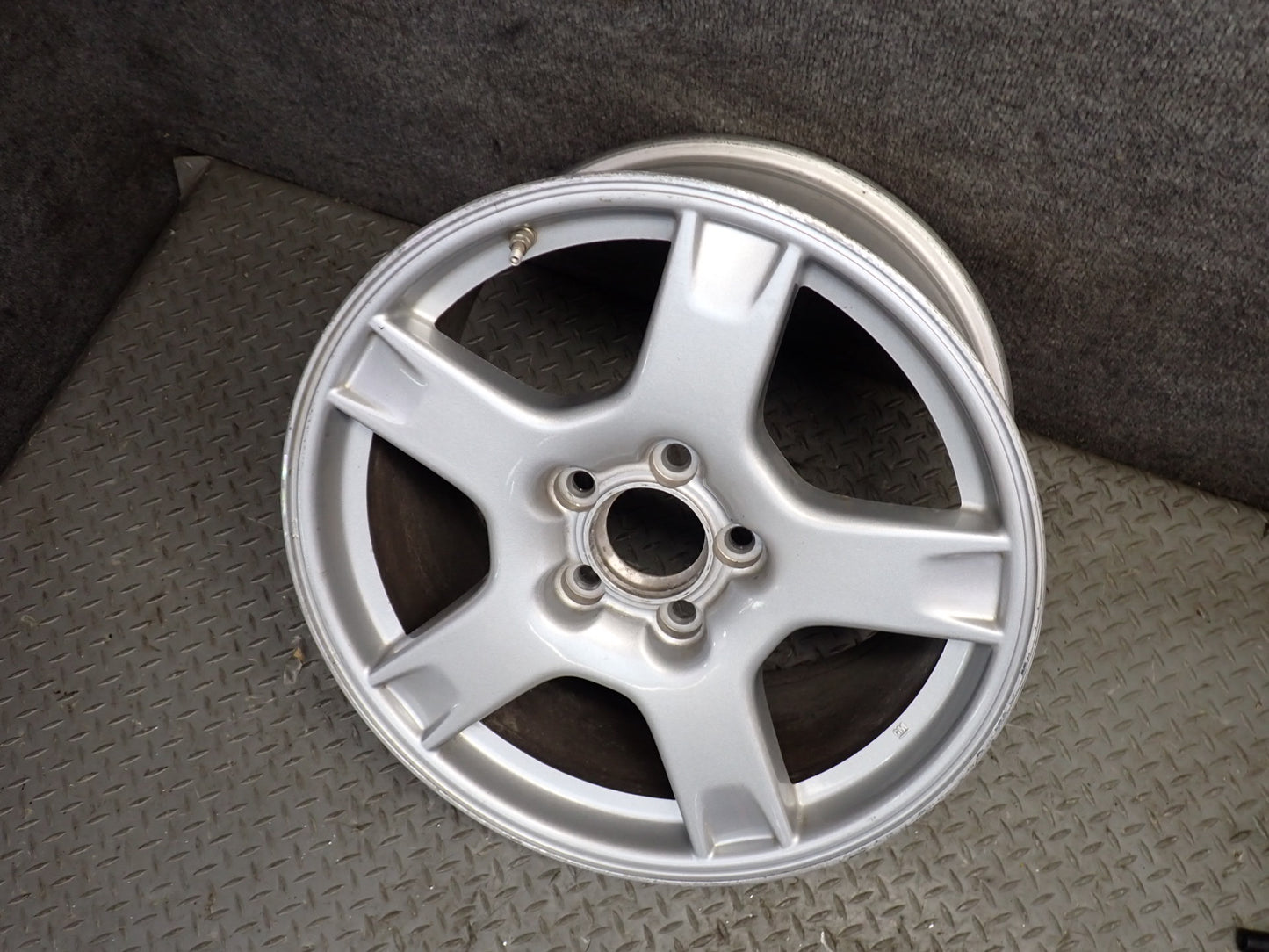97-99 Chevrolet Corvette C5 Rear R18" Alloy Wheel Rim 18x9.5 ET61 OEM