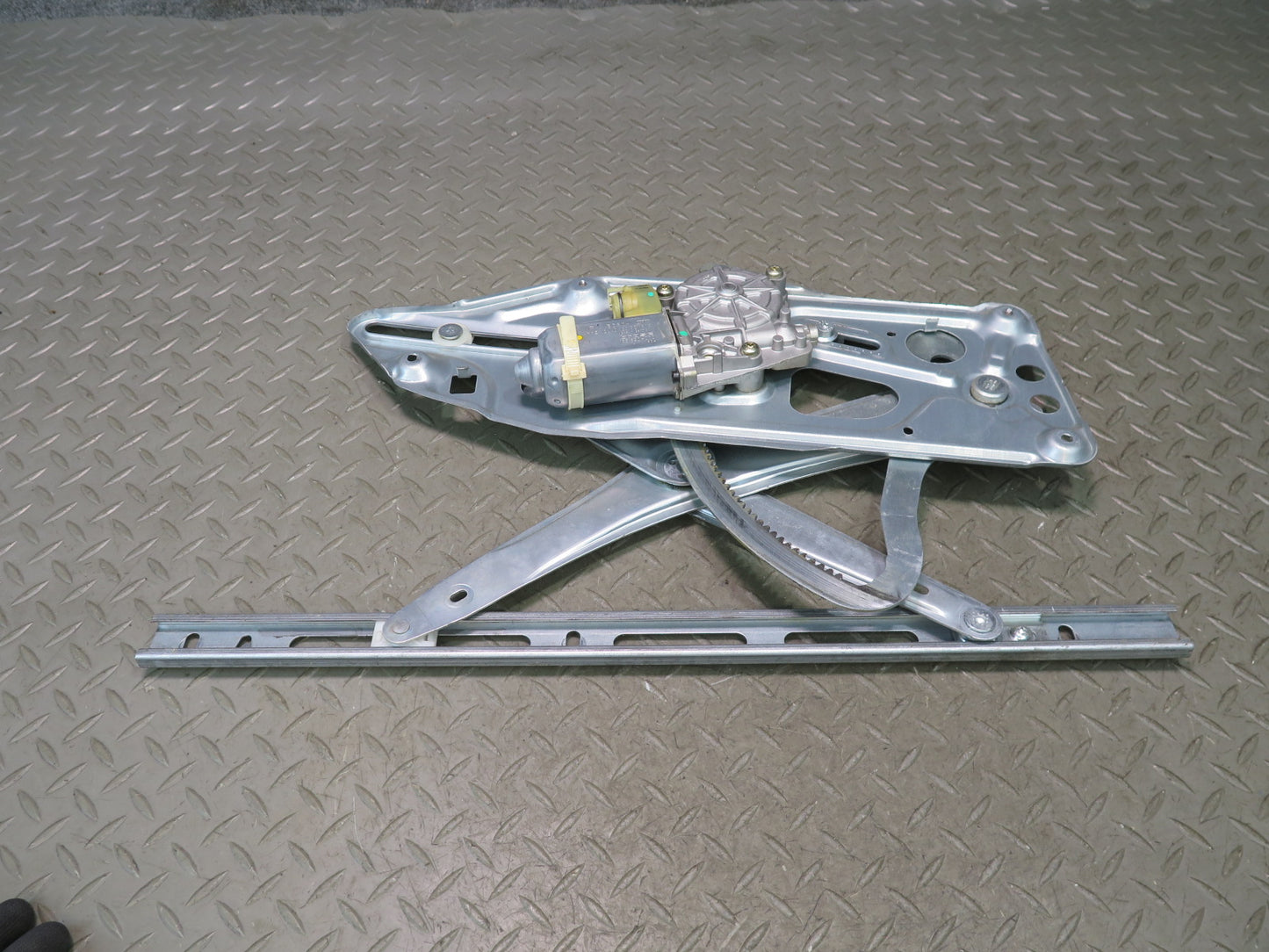 94-99 Mercedes W140 S420 S500 Front Right Door Window Regulator w Motor OEM