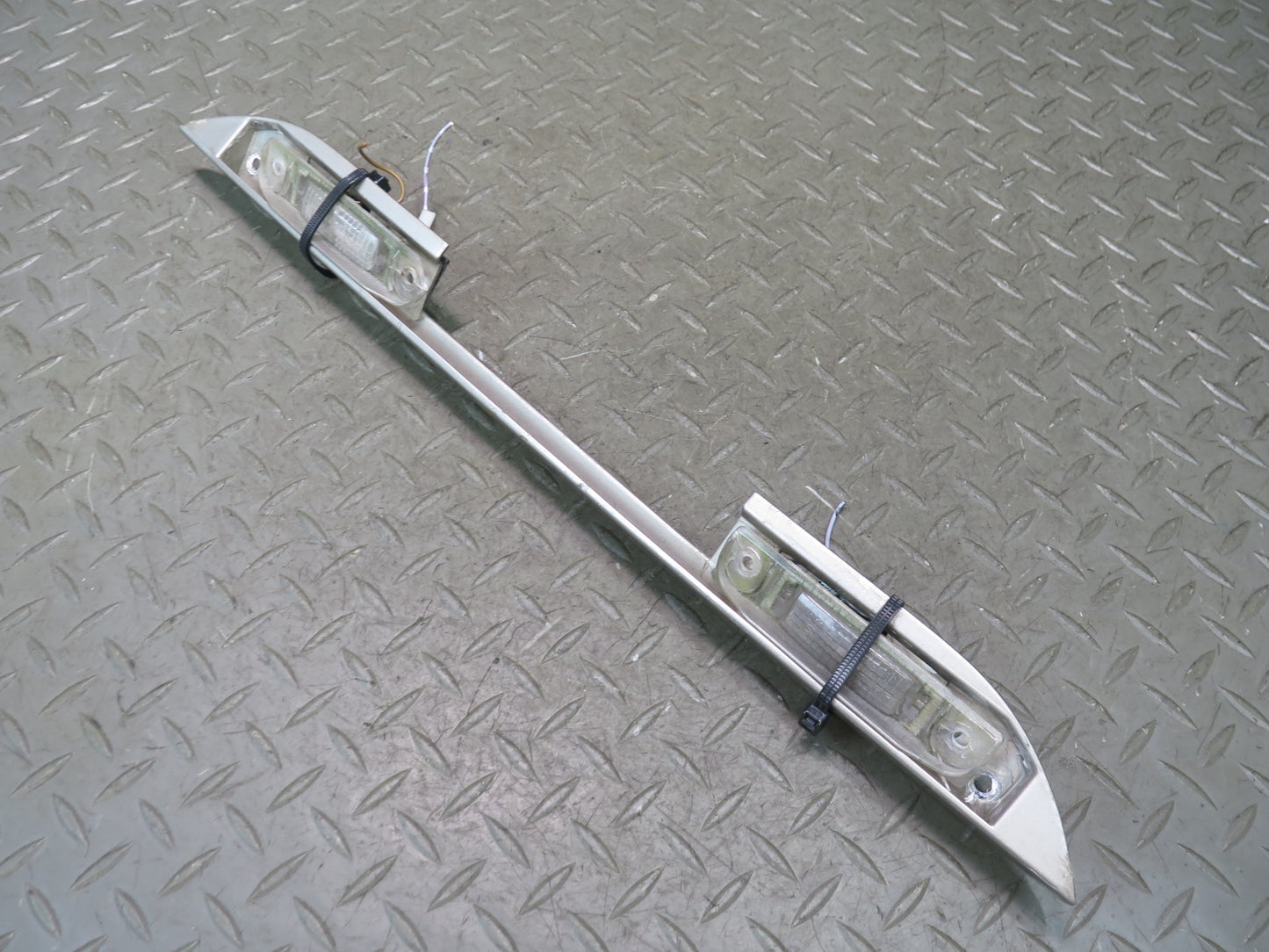 94-99 Mercedes W140 S-class Rear Trunk Lid License Plate Trim w Light Silver OEM