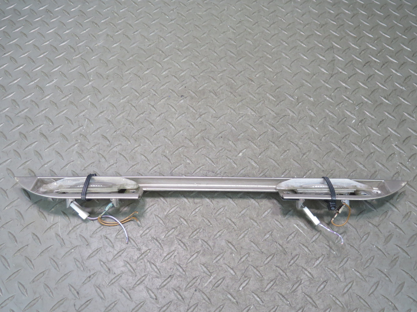 94-99 Mercedes W140 S-class Rear Trunk Lid License Plate Trim w Light Silver OEM