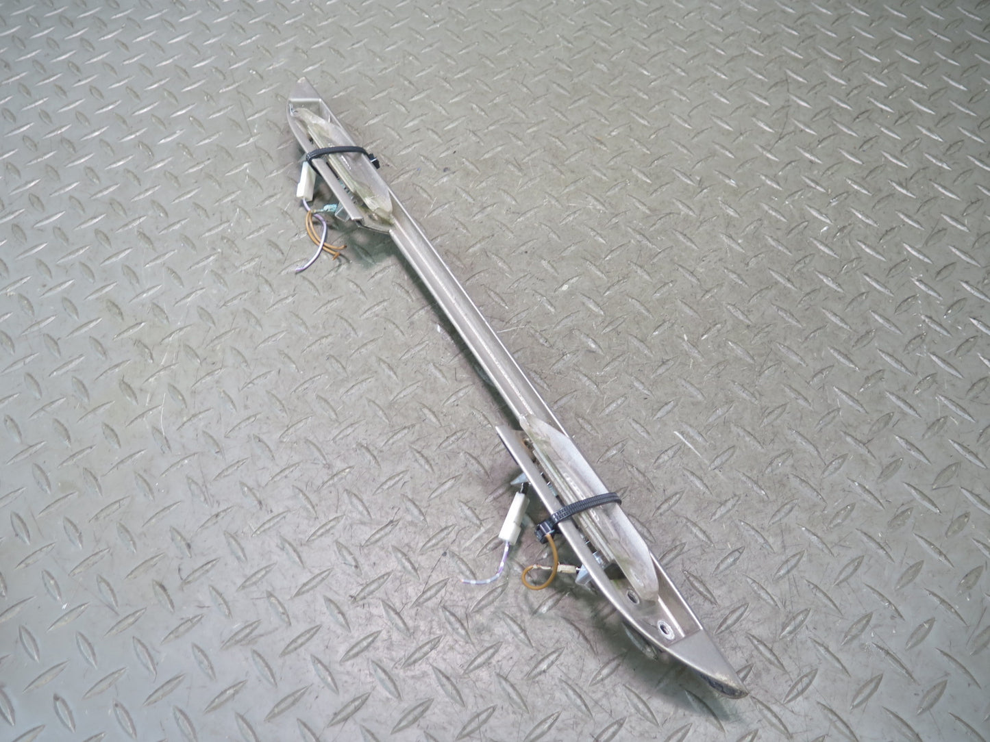94-99 Mercedes W140 S-class Rear Trunk Lid License Plate Trim w Light Silver OEM