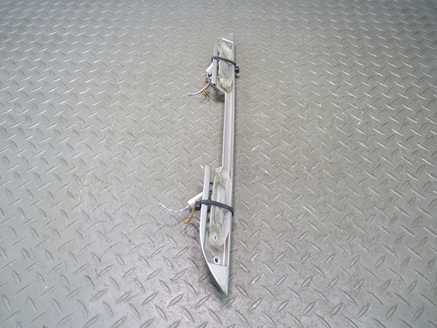 94-99 Mercedes W140 S-class Rear Trunk Lid License Plate Trim w Light Silver OEM