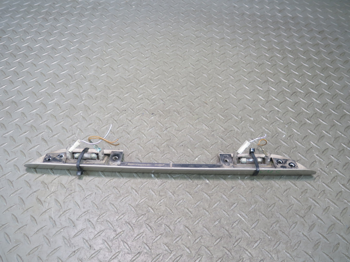 94-99 Mercedes W140 S-class Rear Trunk Lid License Plate Trim w Light Silver OEM