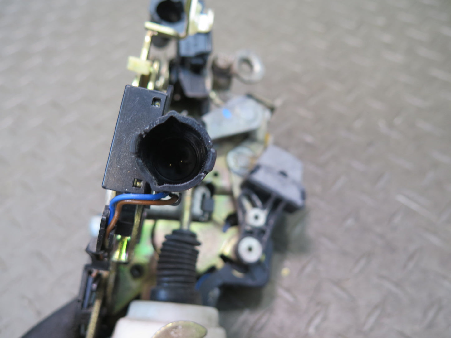94-99 Mercedes W140 S420 S500 Front Left Door Lock Latch Actuator OEM