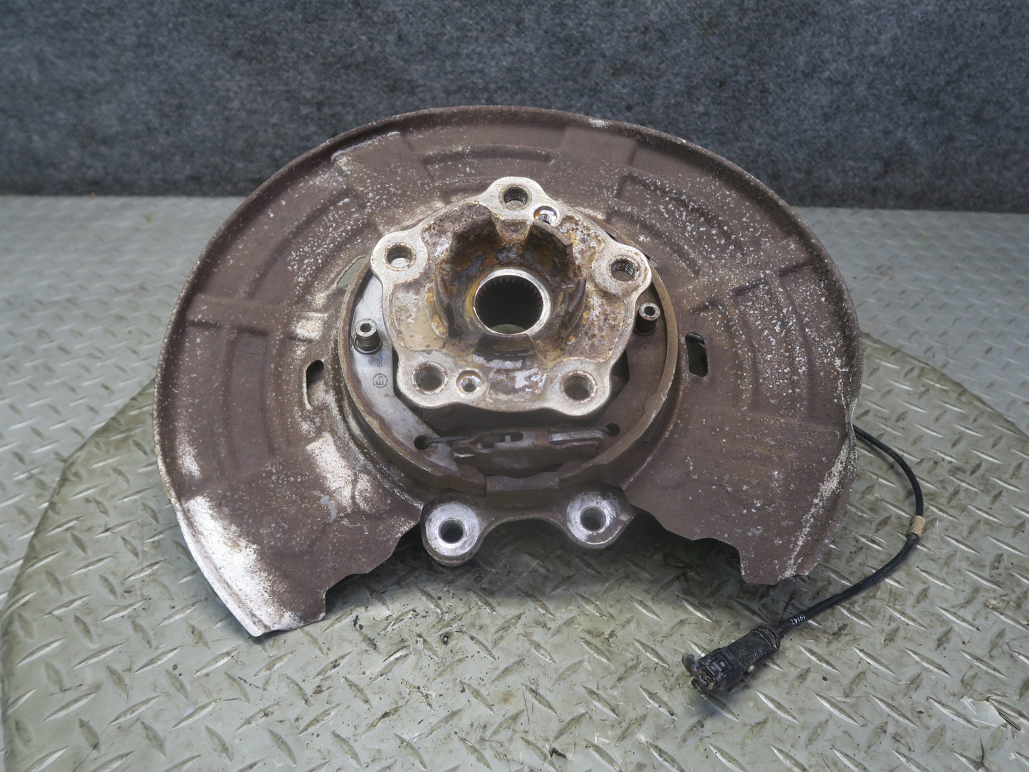 2015-2020 BMW F82 F83 M4 Rear Left Side Spindle Knuckle Wheel Hub Bearing