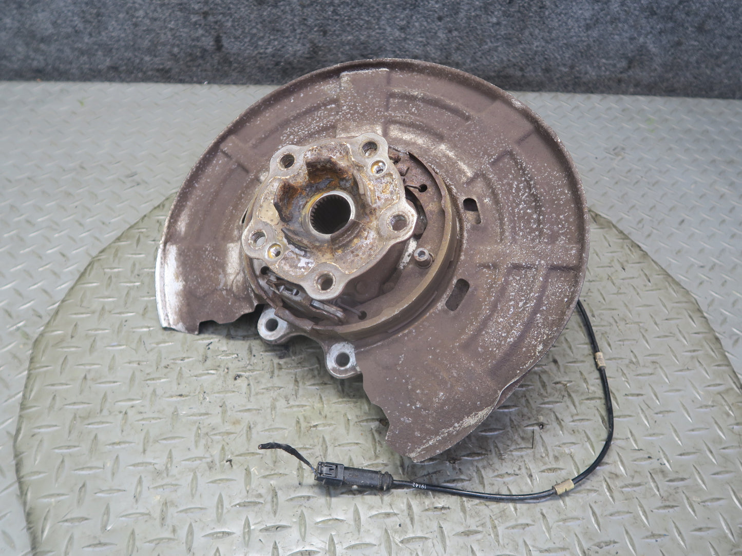 2015-2020 BMW F82 F83 M4 Rear Left Side Spindle Knuckle Wheel Hub Bearing