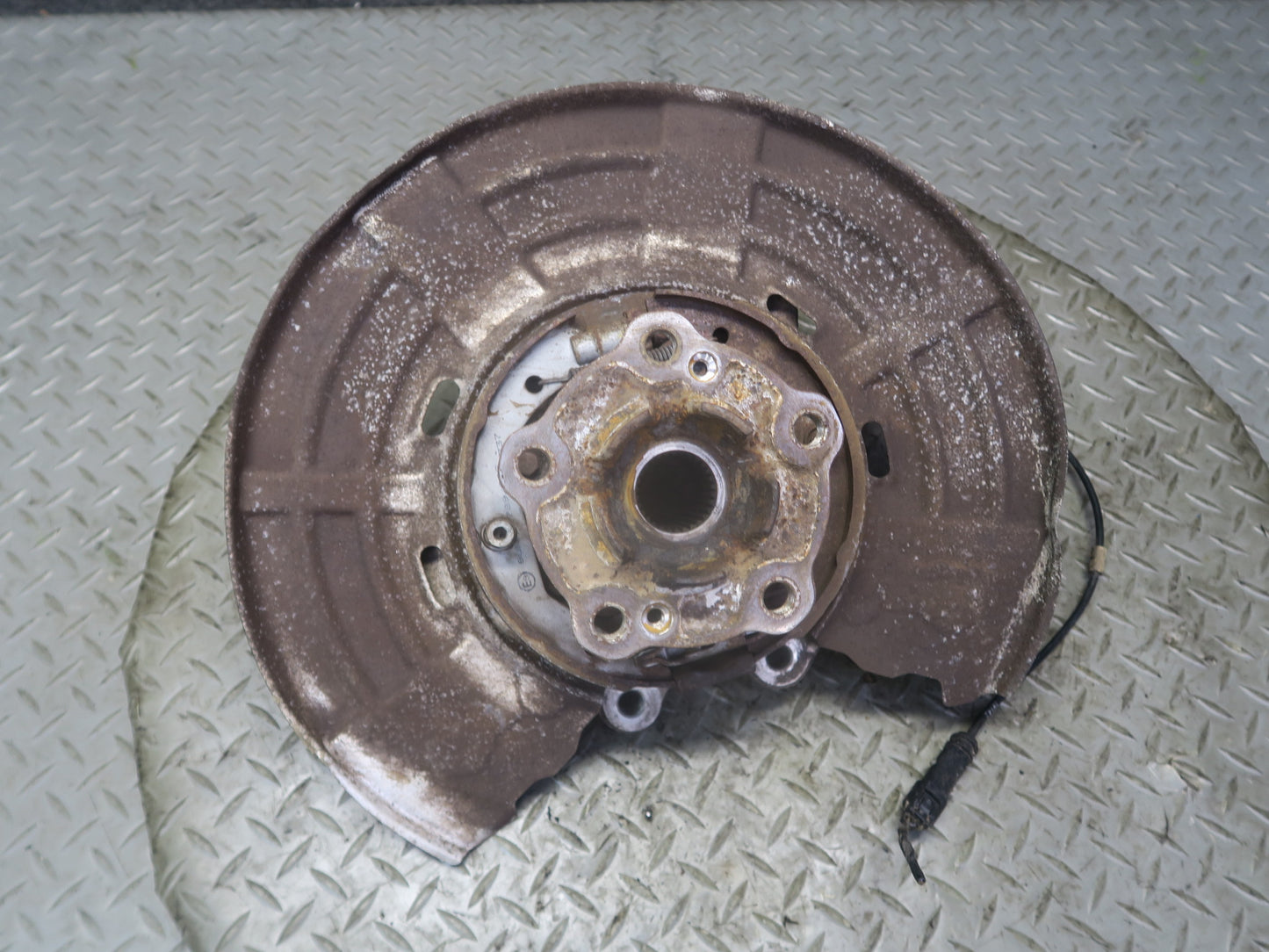 2015-2020 BMW F82 F83 M4 Rear Left Side Spindle Knuckle Wheel Hub Bearing