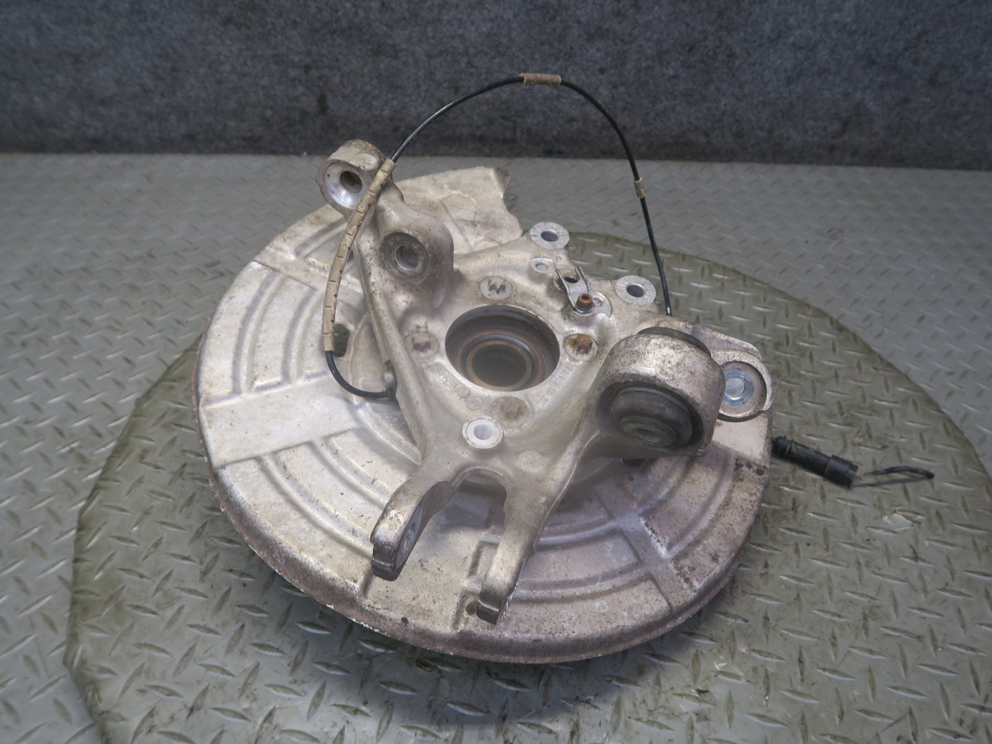 2015-2020 BMW F82 F83 M4 Rear Left Side Spindle Knuckle Wheel Hub Bearing