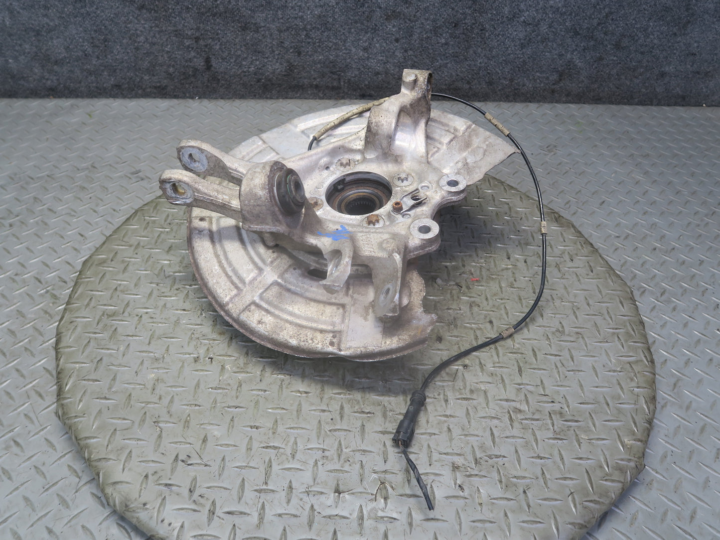 2015-2020 BMW F82 F83 M4 Rear Left Side Spindle Knuckle Wheel Hub Bearing