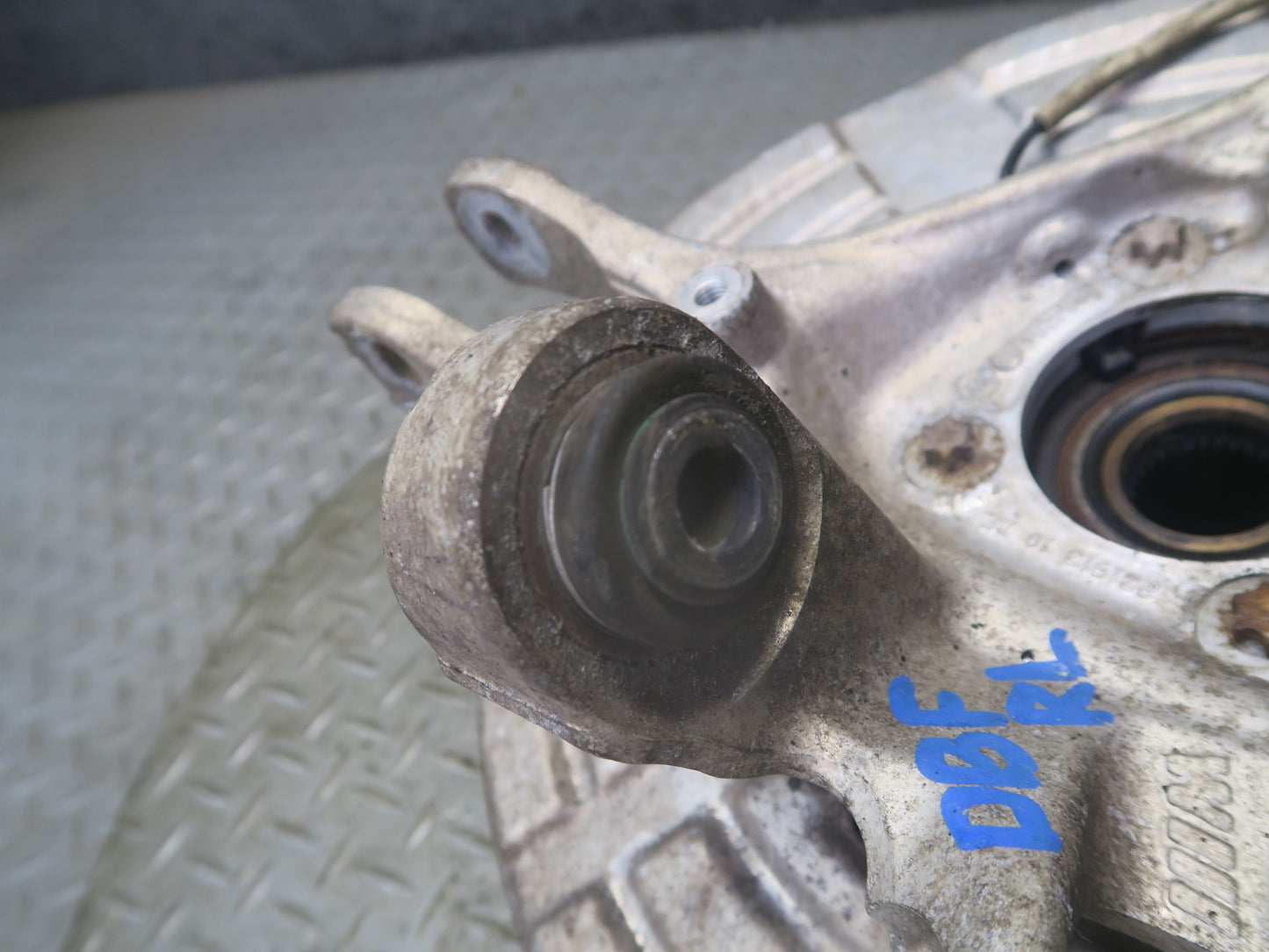 2015-2020 BMW F82 F83 M4 Rear Left Side Spindle Knuckle Wheel Hub Bearing