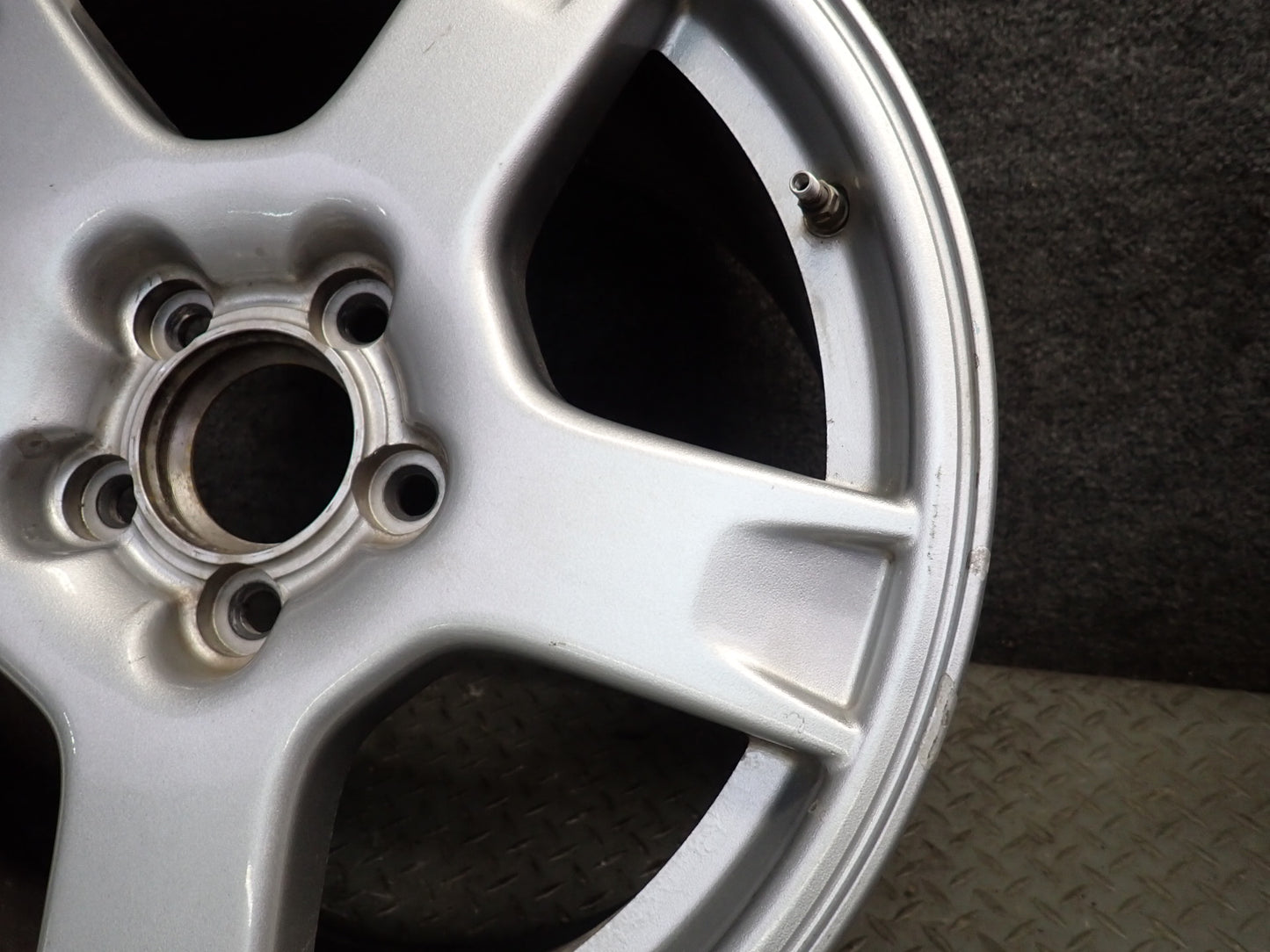 97-99 Chevrolet Corvette C5 Rear R18" Alloy Wheel Rim 18x9.5 ET61 OEM