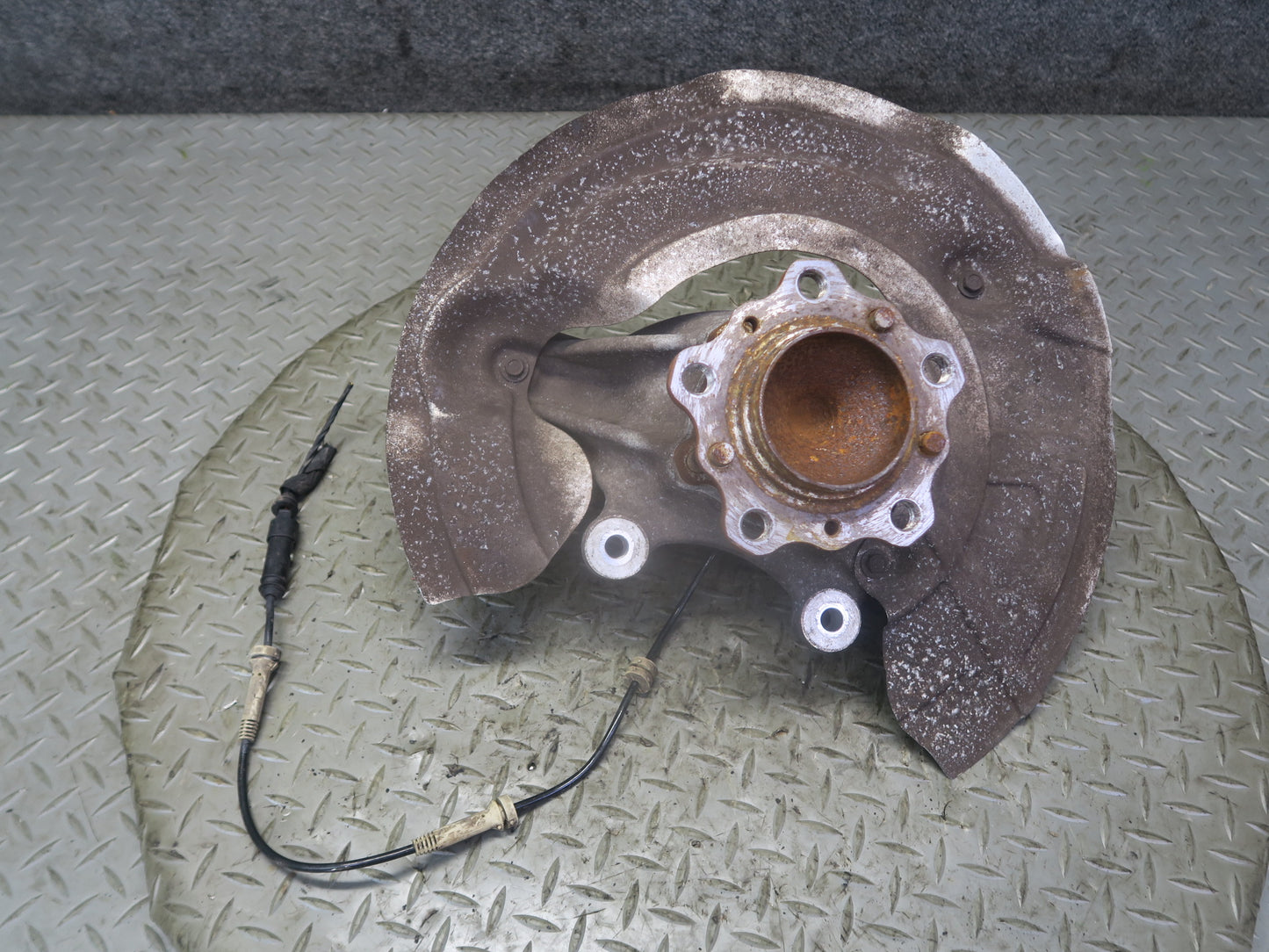 2015-2020 BMW F82 F83 M4 Front Right Side Spindle Knuckle Wheel Hub Bearing