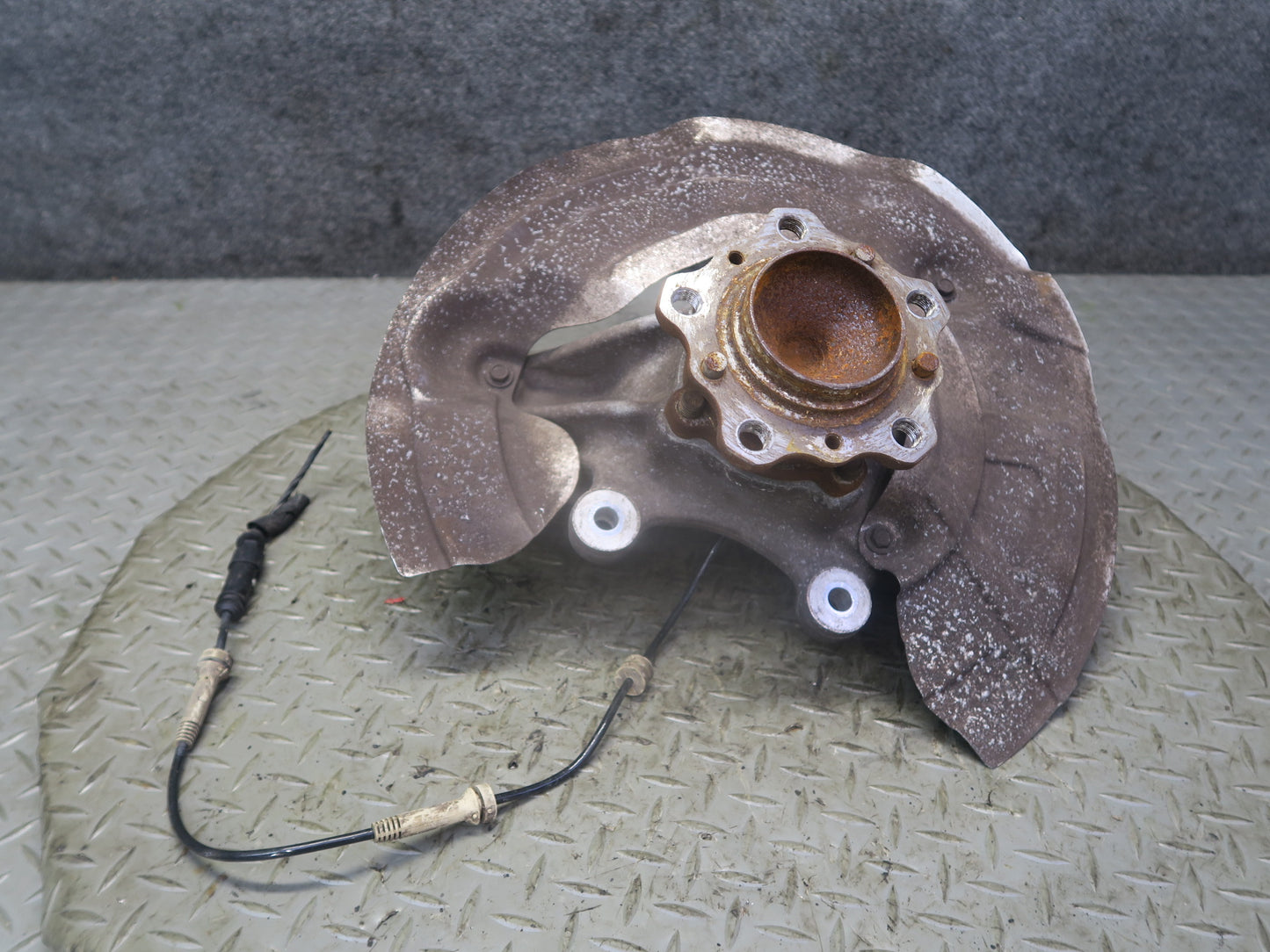 2015-2020 BMW F82 F83 M4 Front Right Side Spindle Knuckle Wheel Hub Bearing