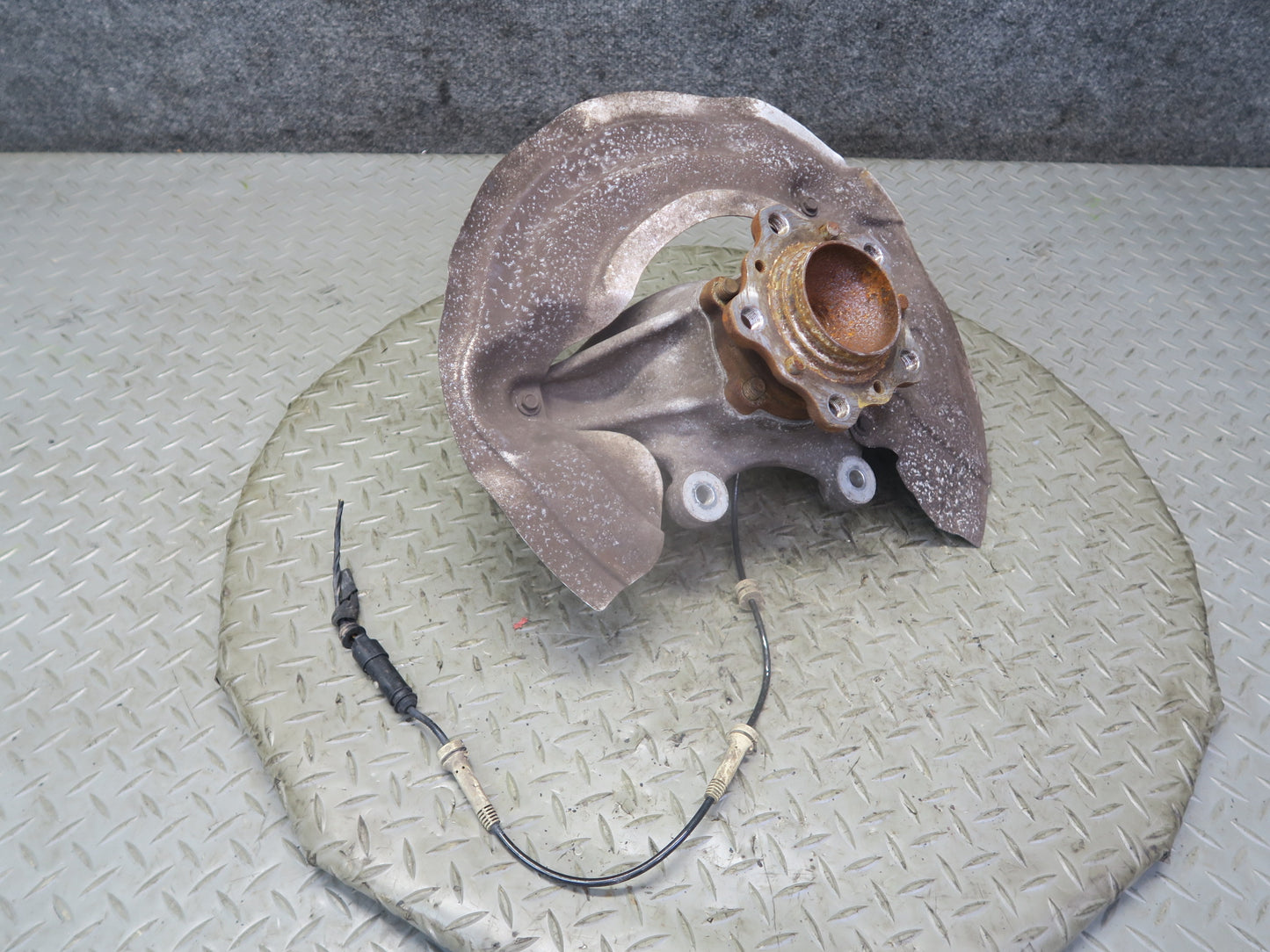 2015-2020 BMW F82 F83 M4 Front Right Side Spindle Knuckle Wheel Hub Bearing