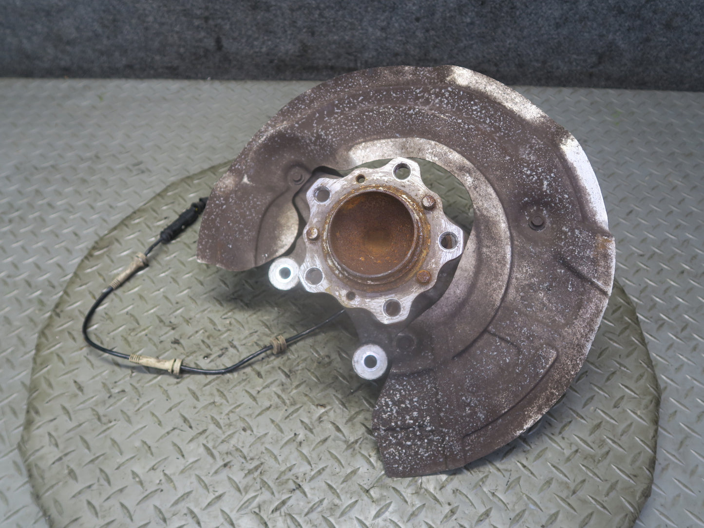 2015-2020 BMW F82 F83 M4 Front Right Side Spindle Knuckle Wheel Hub Bearing