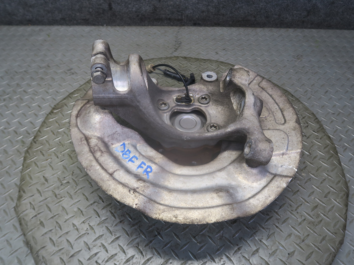2015-2020 BMW F82 F83 M4 Front Right Side Spindle Knuckle Wheel Hub Bearing