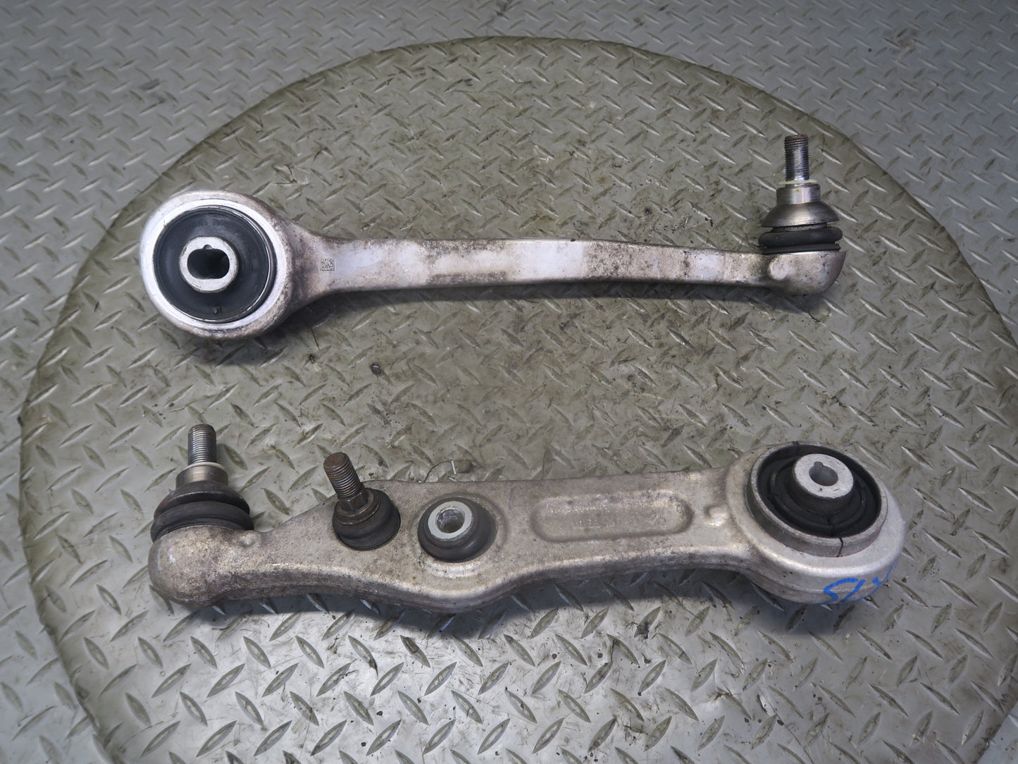 13-20 Mercedes R231 SL550 RWD Front Left Suspension Lower Control Arm Set OEM