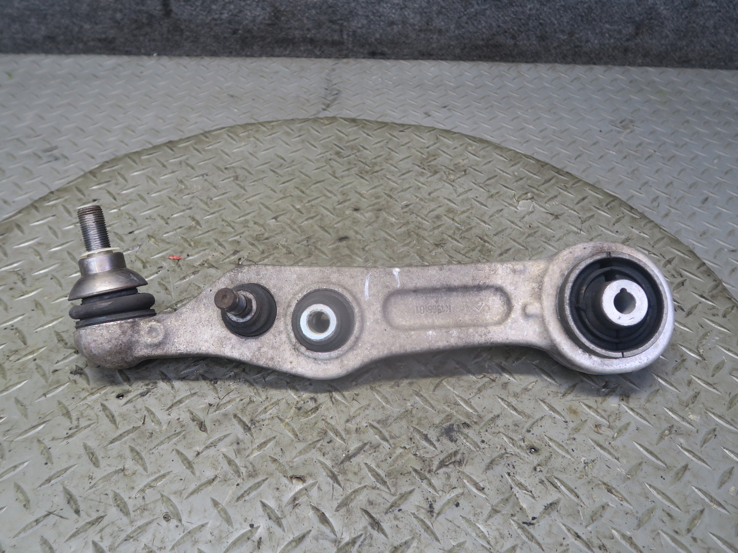 13-20 Mercedes R231 SL550 RWD Front Left Suspension Lower Control Arm Set OEM