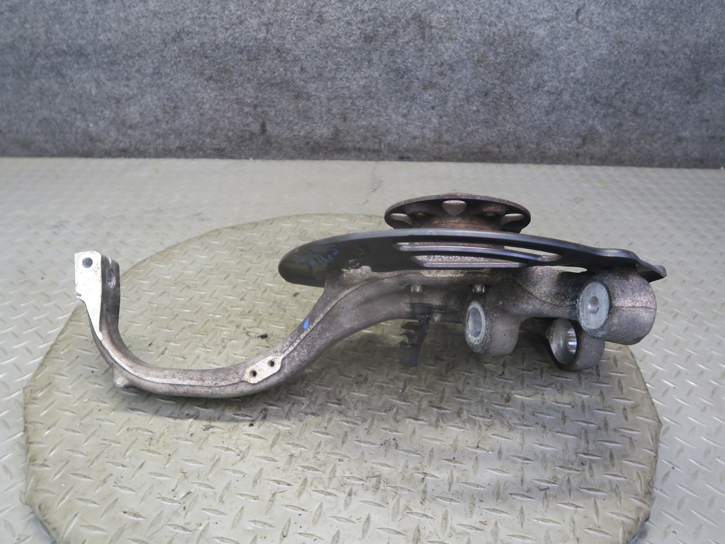 13-20 Mercedes R231 SL550 RWD Front Left Spindle Knuckle Wheel Hub Bearing OEM