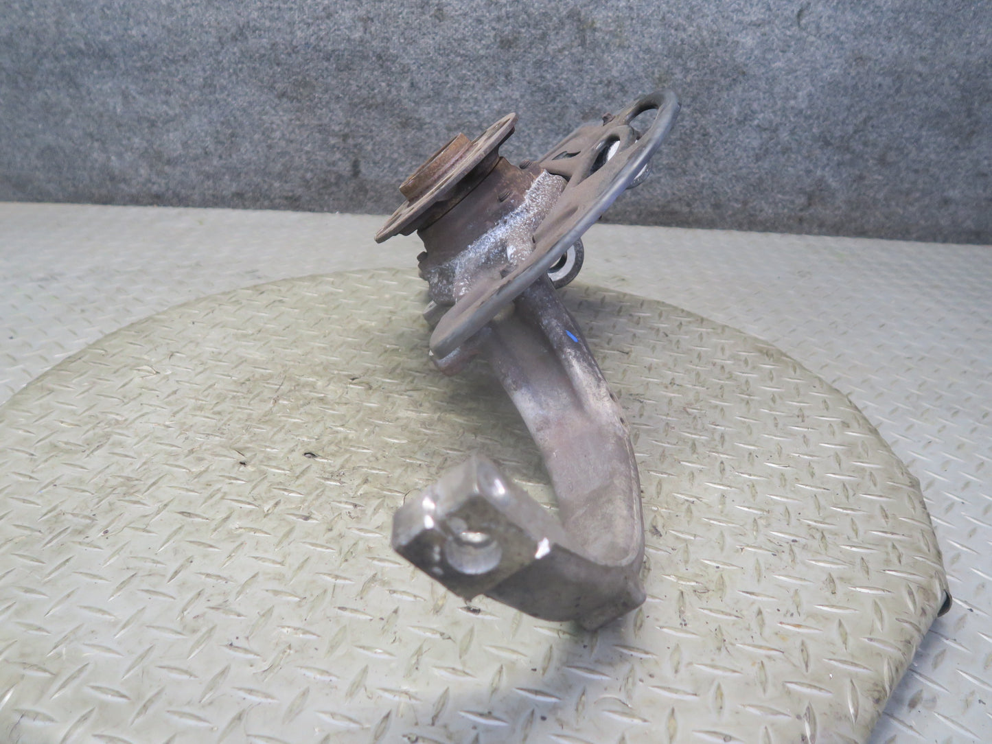 13-20 Mercedes R231 SL550 RWD Front Left Spindle Knuckle Wheel Hub Bearing OEM