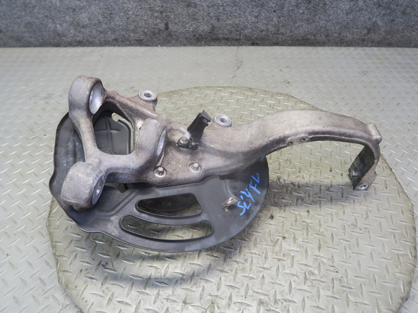 13-20 Mercedes R231 SL550 RWD Front Left Spindle Knuckle Wheel Hub Bearing OEM