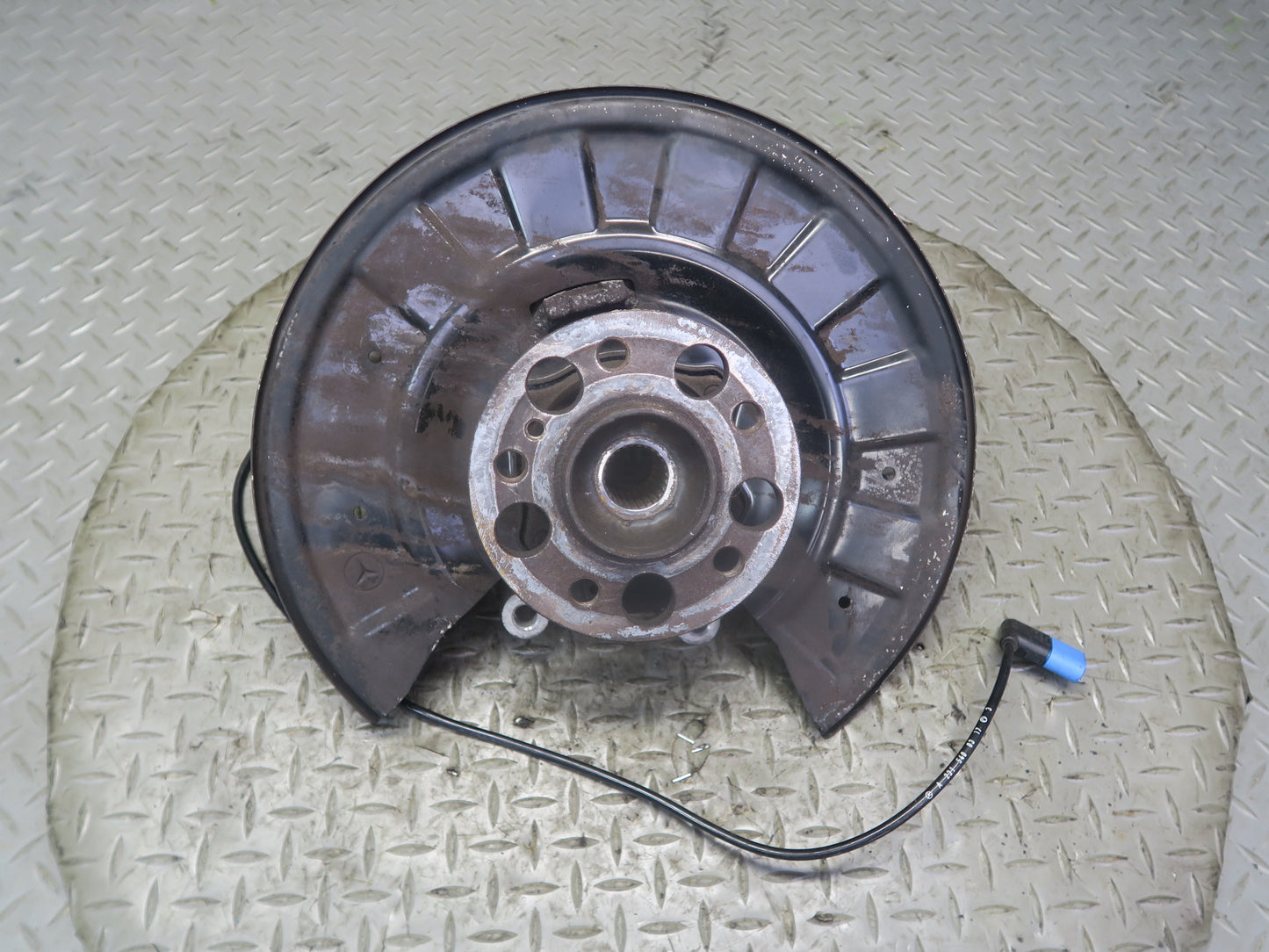 13-20 Mercedes R231 SL550 RWD Rear Left Spindle Knuckle Wheel Hub Bearing OEM