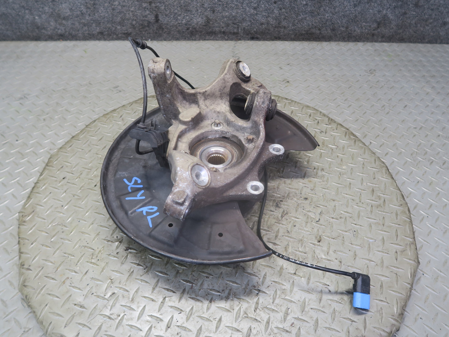 13-20 Mercedes R231 SL550 RWD Rear Left Spindle Knuckle Wheel Hub Bearing OEM