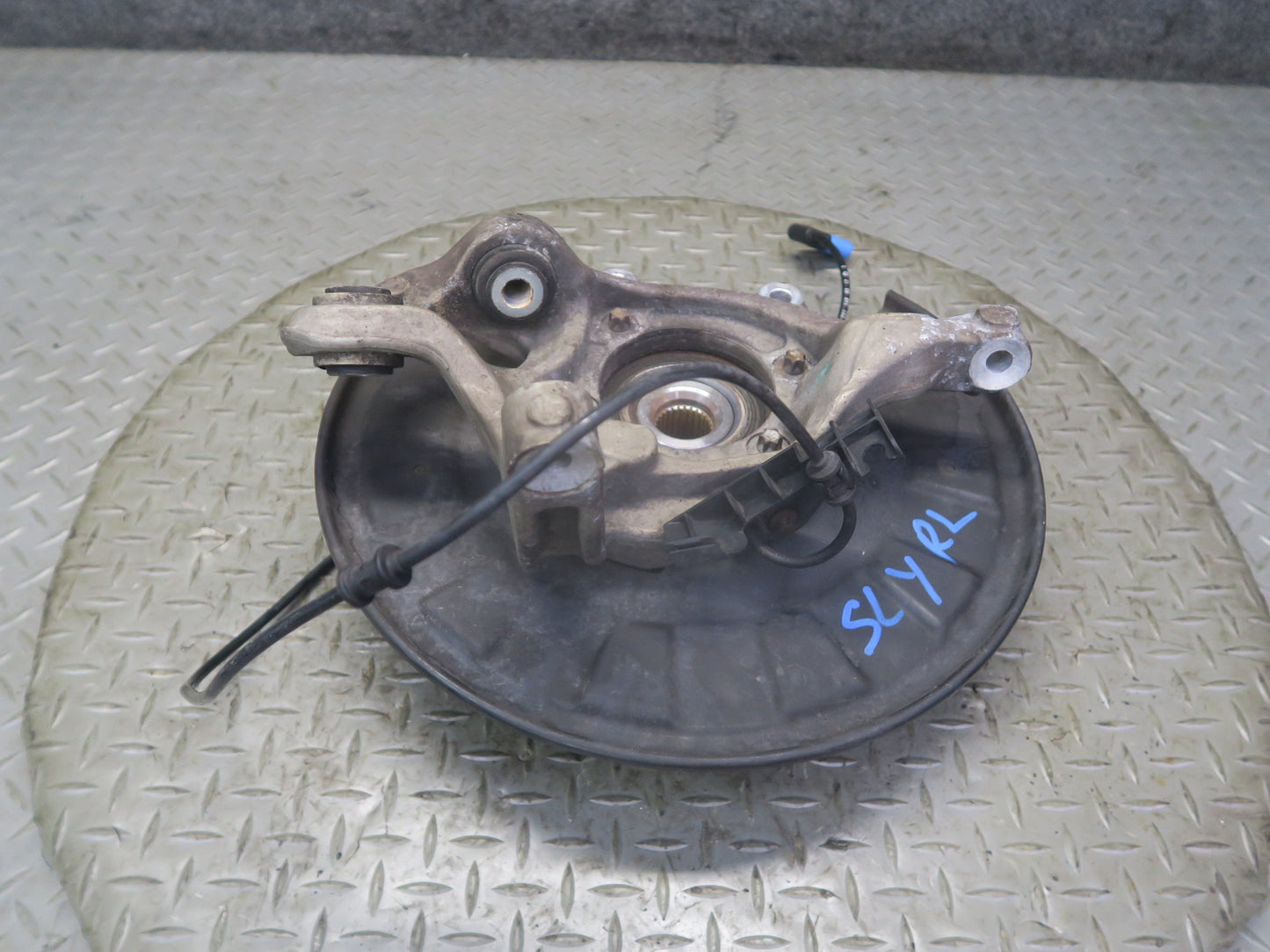 13-20 Mercedes R231 SL550 RWD Rear Left Spindle Knuckle Wheel Hub Bearing OEM