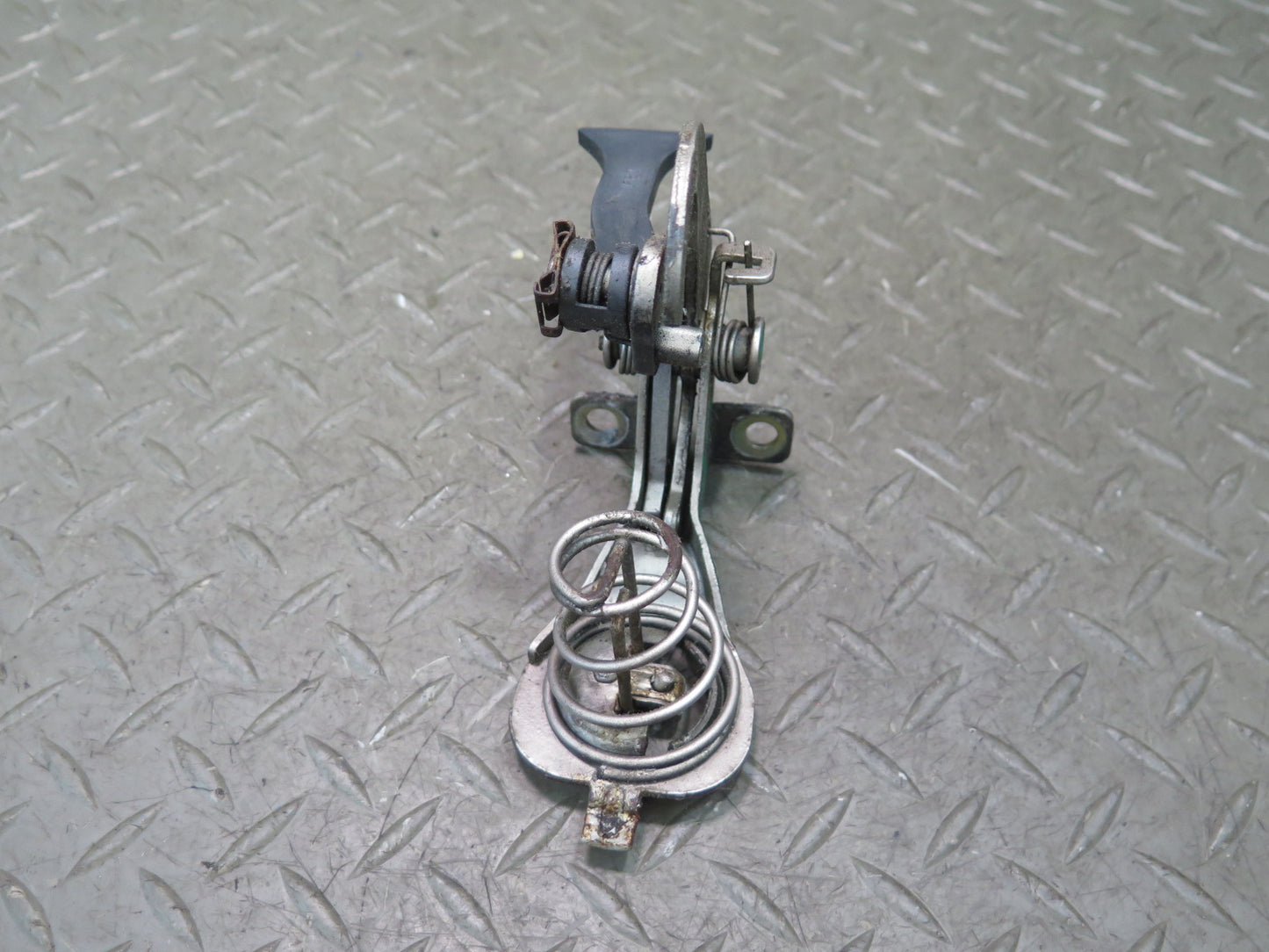 94-99 Mercedes W140 S420 S500 Front Hood Center Lock Latch Opener Handle OEM