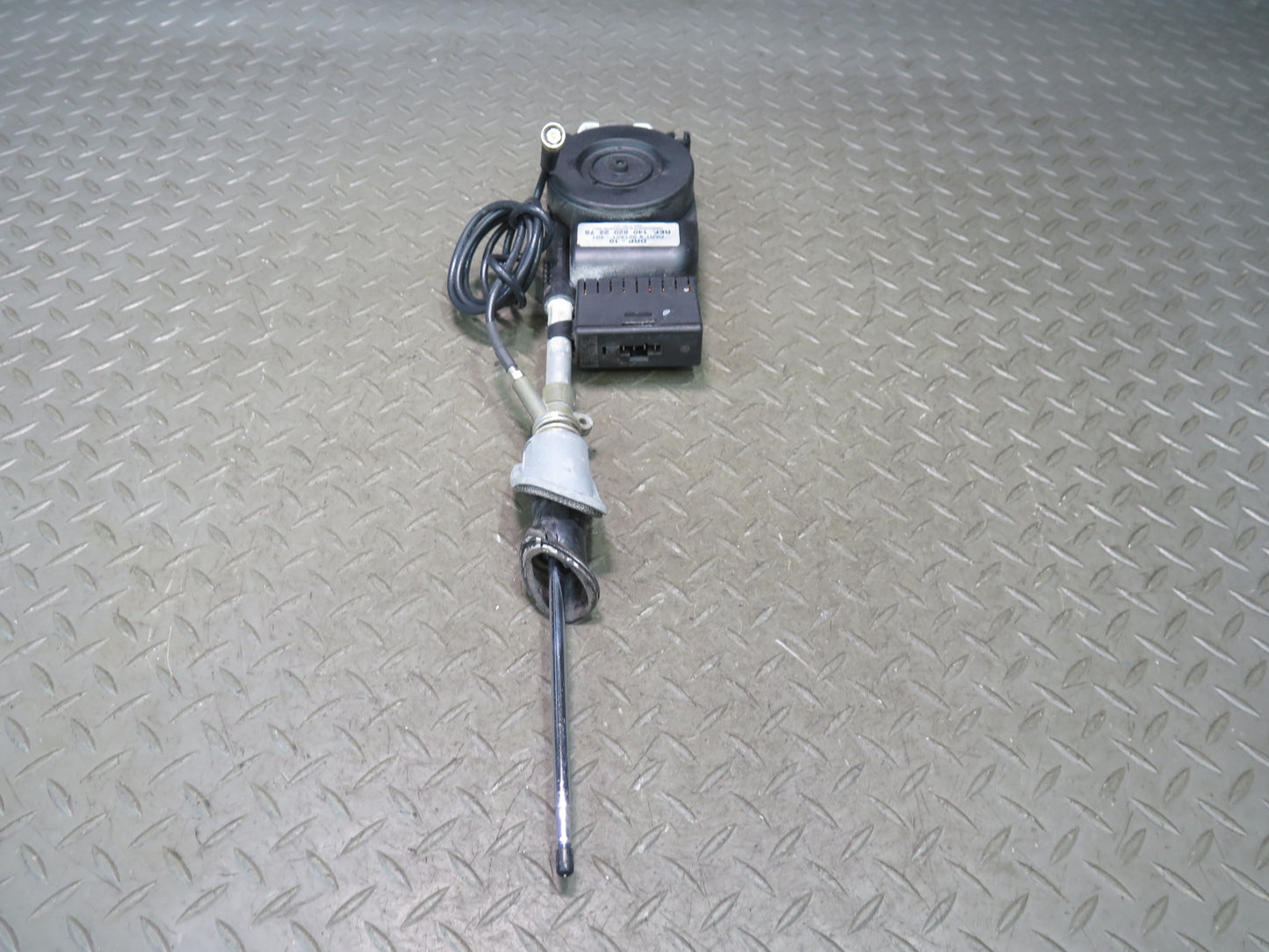 94-99 Mercedes W140 S420 S500 Sedan Radio Power Antenna Assembly 1408202275 OEM