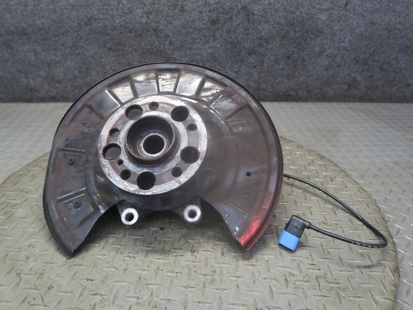 13-20 Mercedes R231 SL550 RWD Rear Right Spindle Knuckle Wheel Hub Bearing OEM