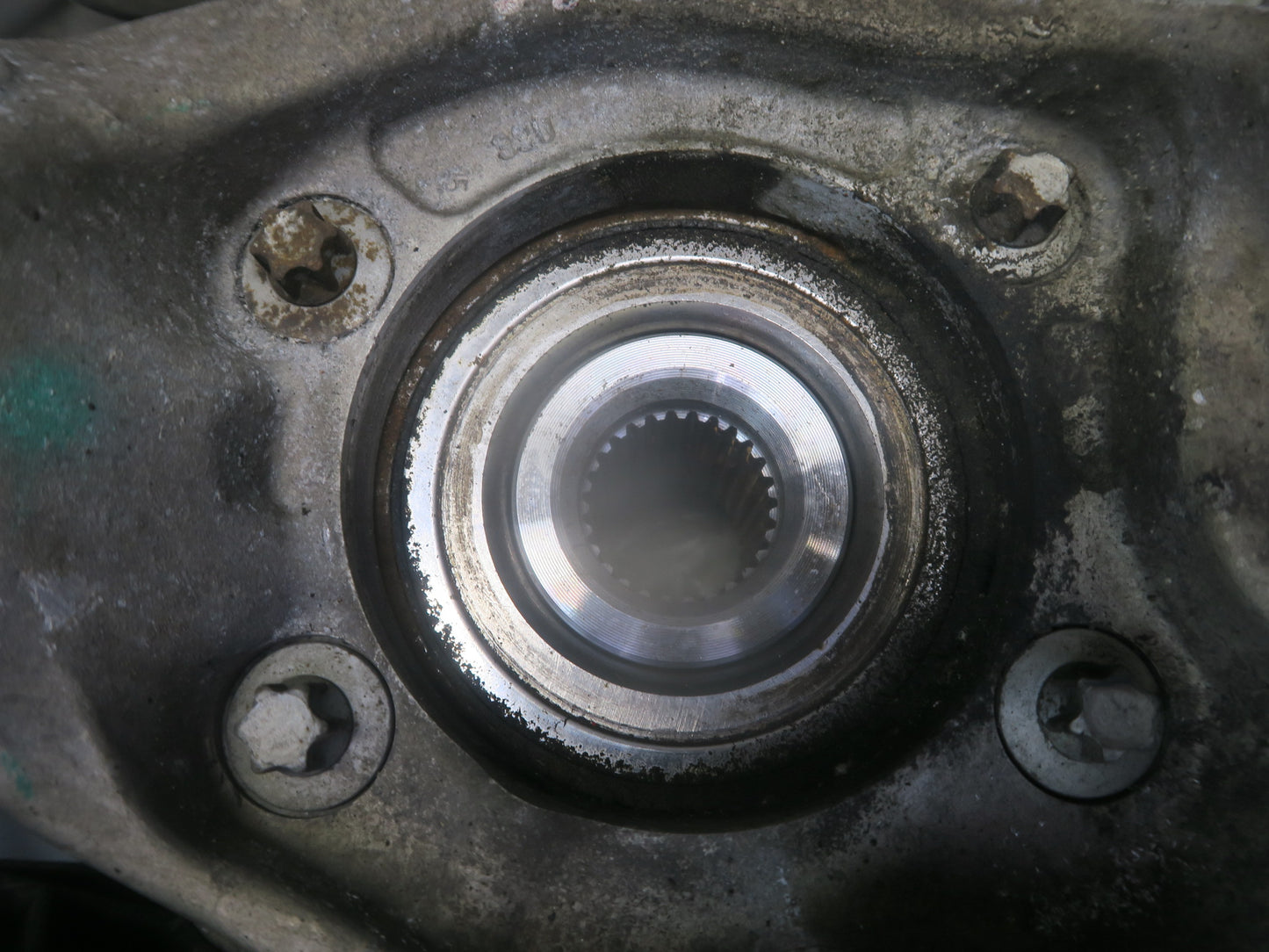 13-20 Mercedes R231 SL550 RWD Rear Right Spindle Knuckle Wheel Hub Bearing OEM