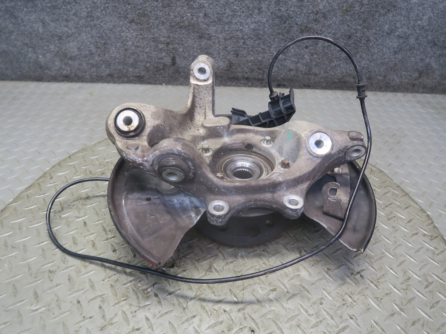 13-20 Mercedes R231 SL550 RWD Rear Right Spindle Knuckle Wheel Hub Bearing OEM
