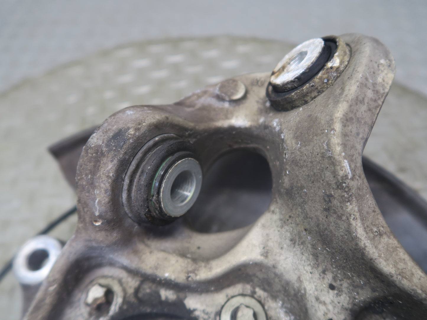 13-20 Mercedes R231 SL550 RWD Rear Right Spindle Knuckle Wheel Hub Bearing OEM
