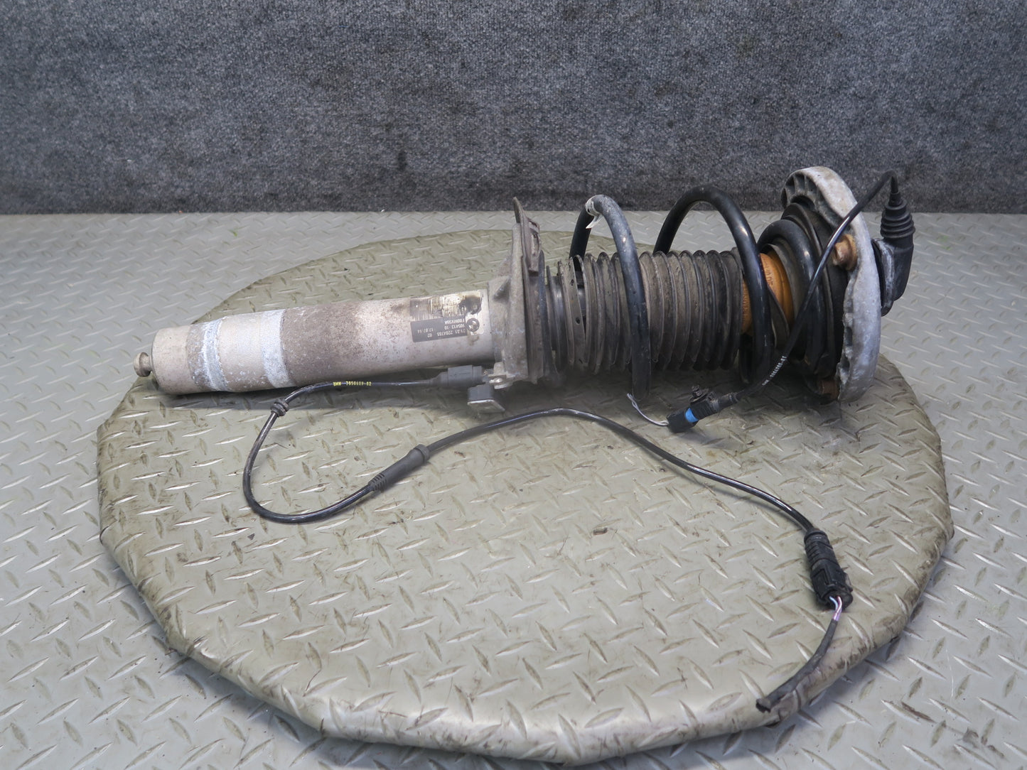 2015-2020  BMW F82 F83 M4 Front Right Side EDC Strut Shock Absorber