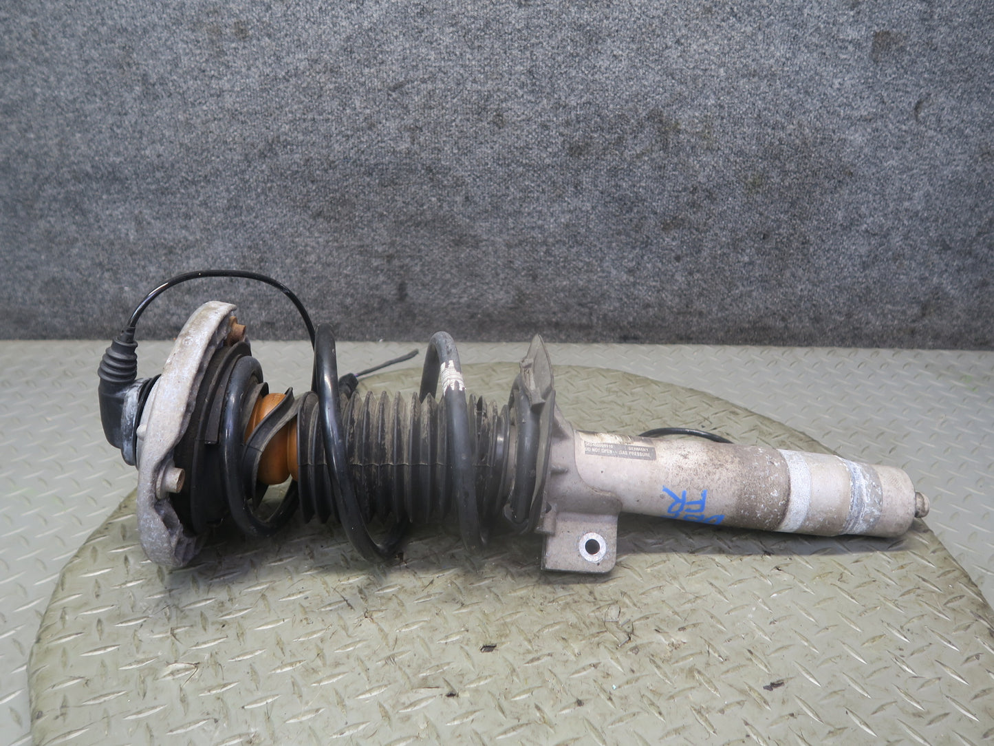 2015-2020  BMW F82 F83 M4 Front Right Side EDC Strut Shock Absorber