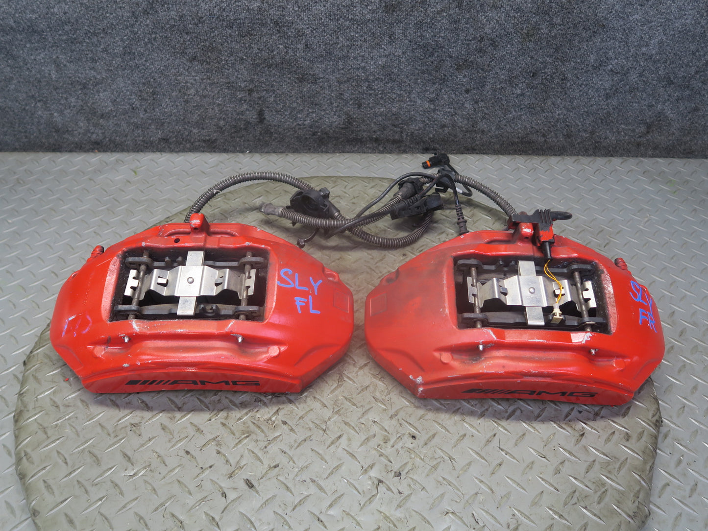 13-20 Mercedes R231 SL550 Set of 2 AMG Front Left & Right Brake Caliper OEM