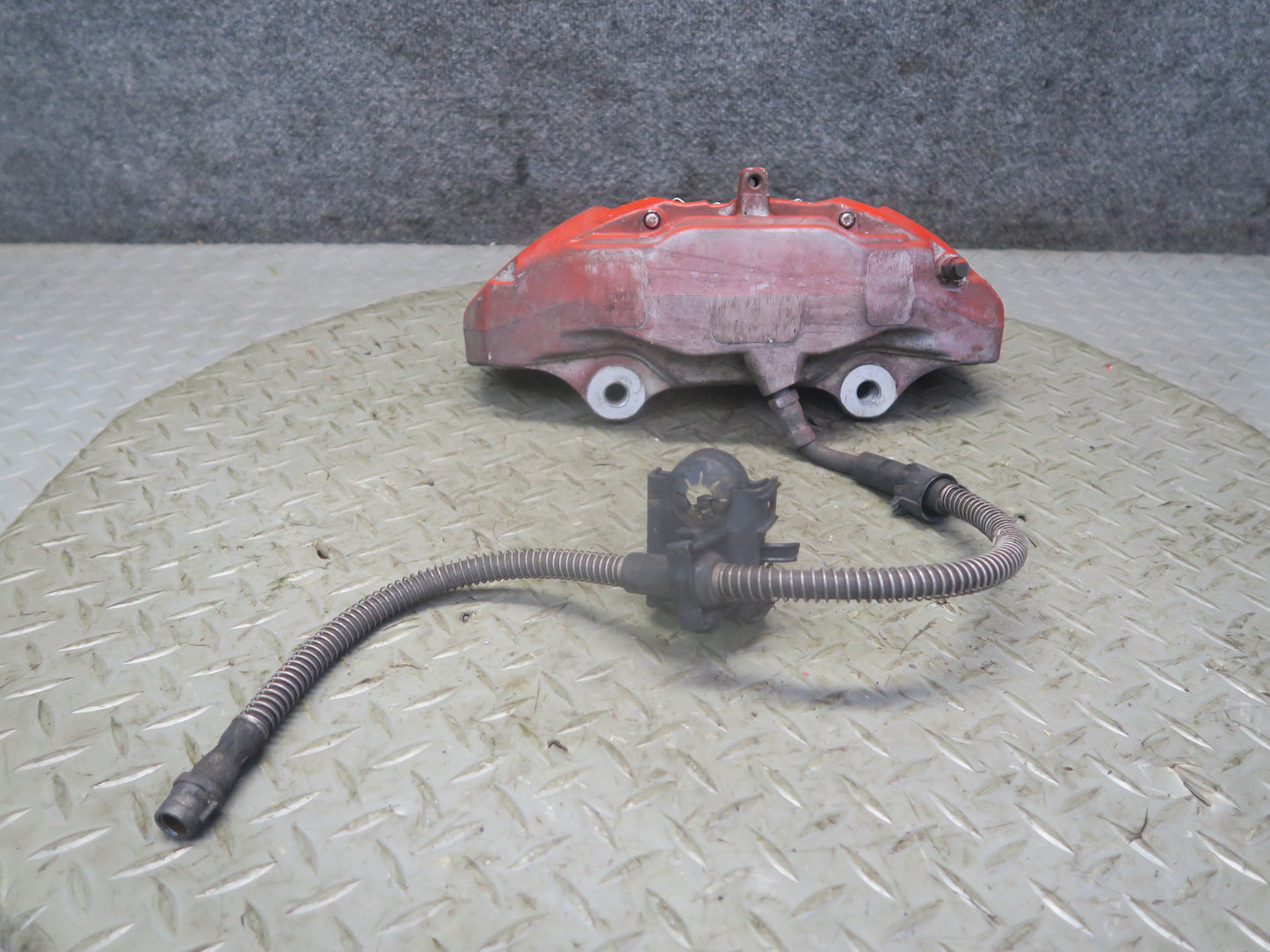 13-20 Mercedes R231 SL550 Set of 2 AMG Front Left & Right Brake Caliper OEM